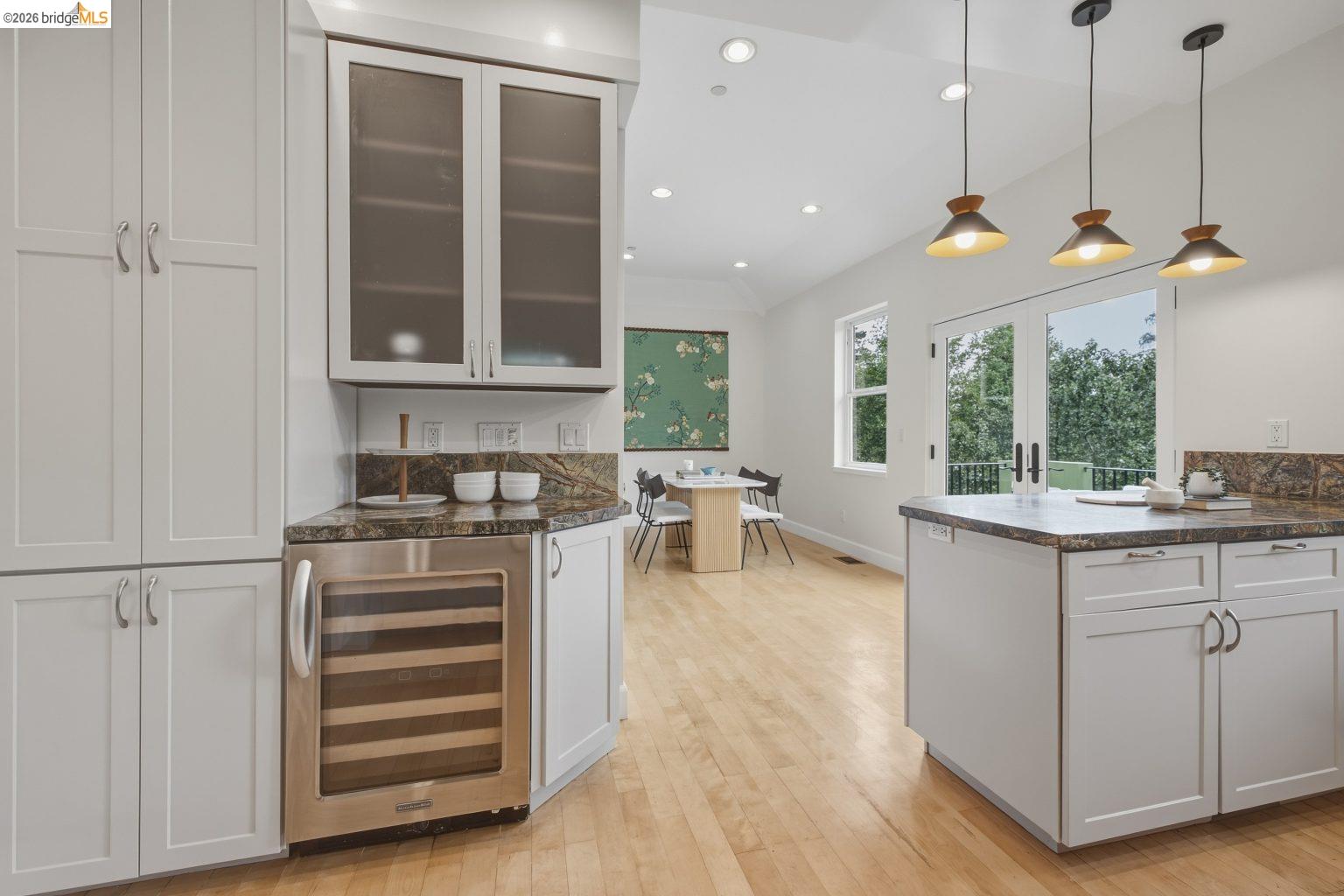 6375 Longcroft Dr, Oakland CA 94611 — photo 13