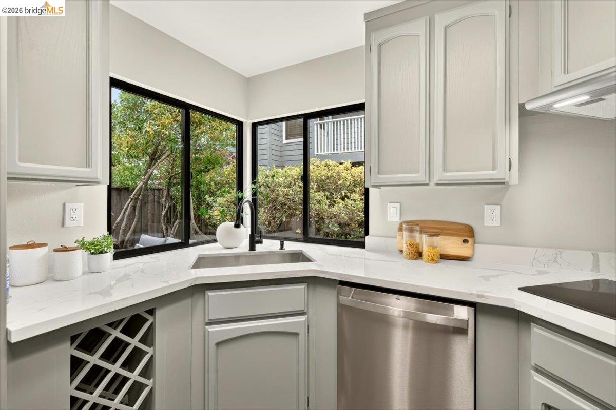 29 Captains Dr, Alameda CA 94502 — photo 34