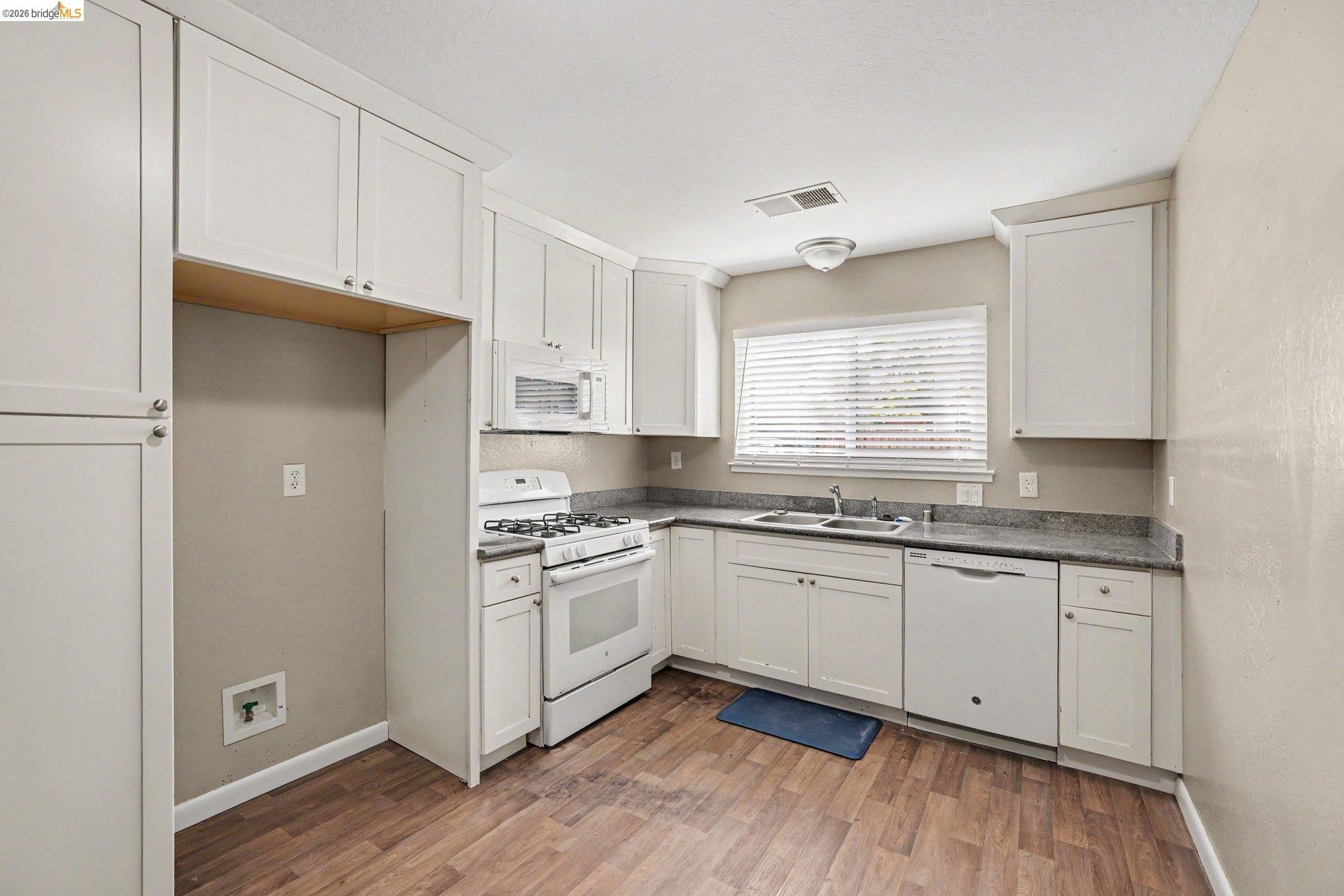 201 E 17Th St, Pittsburg CA 94565 — photo 6