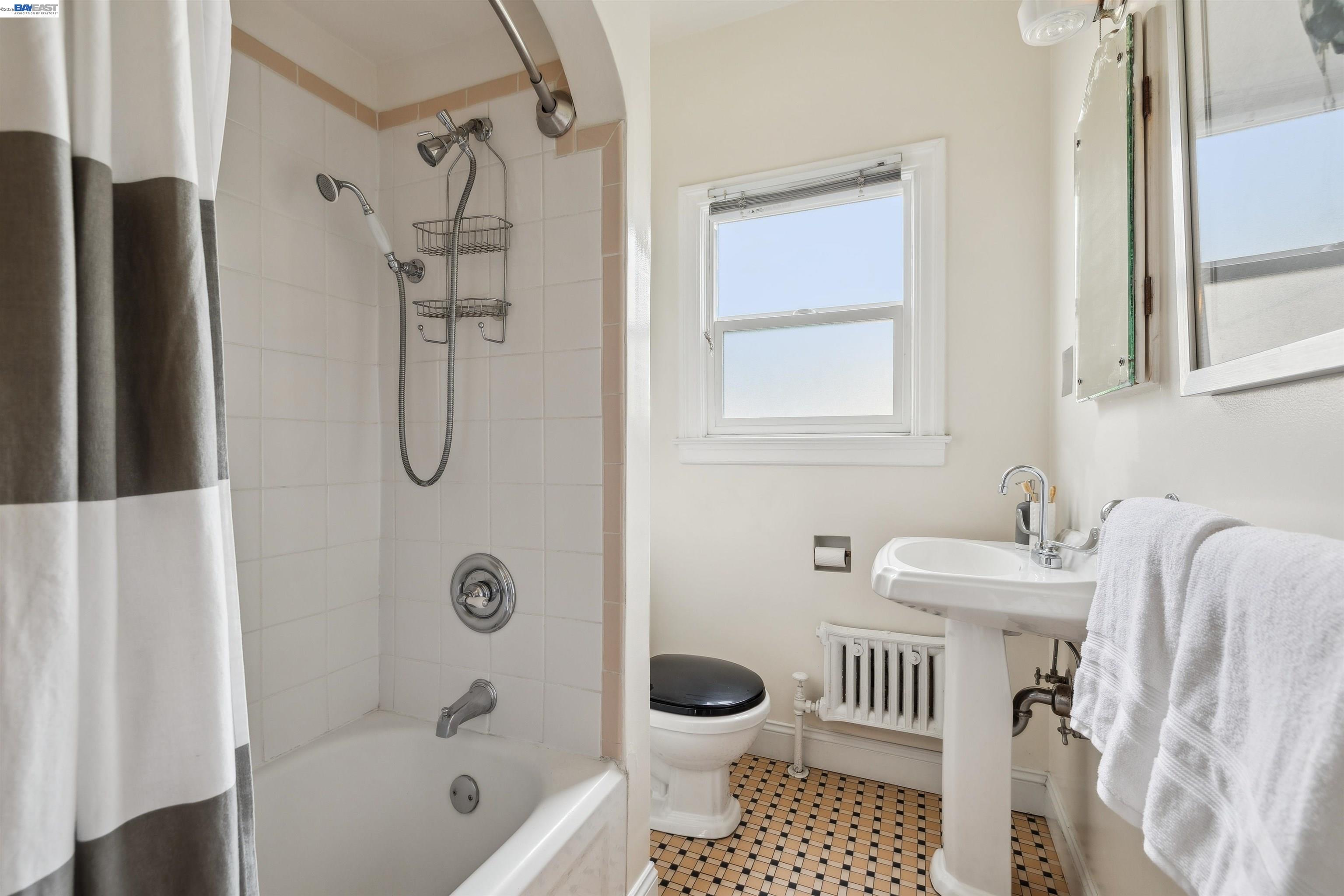 1438 Lakeshore Ave # 6, Oakland CA 94606 — photo 13