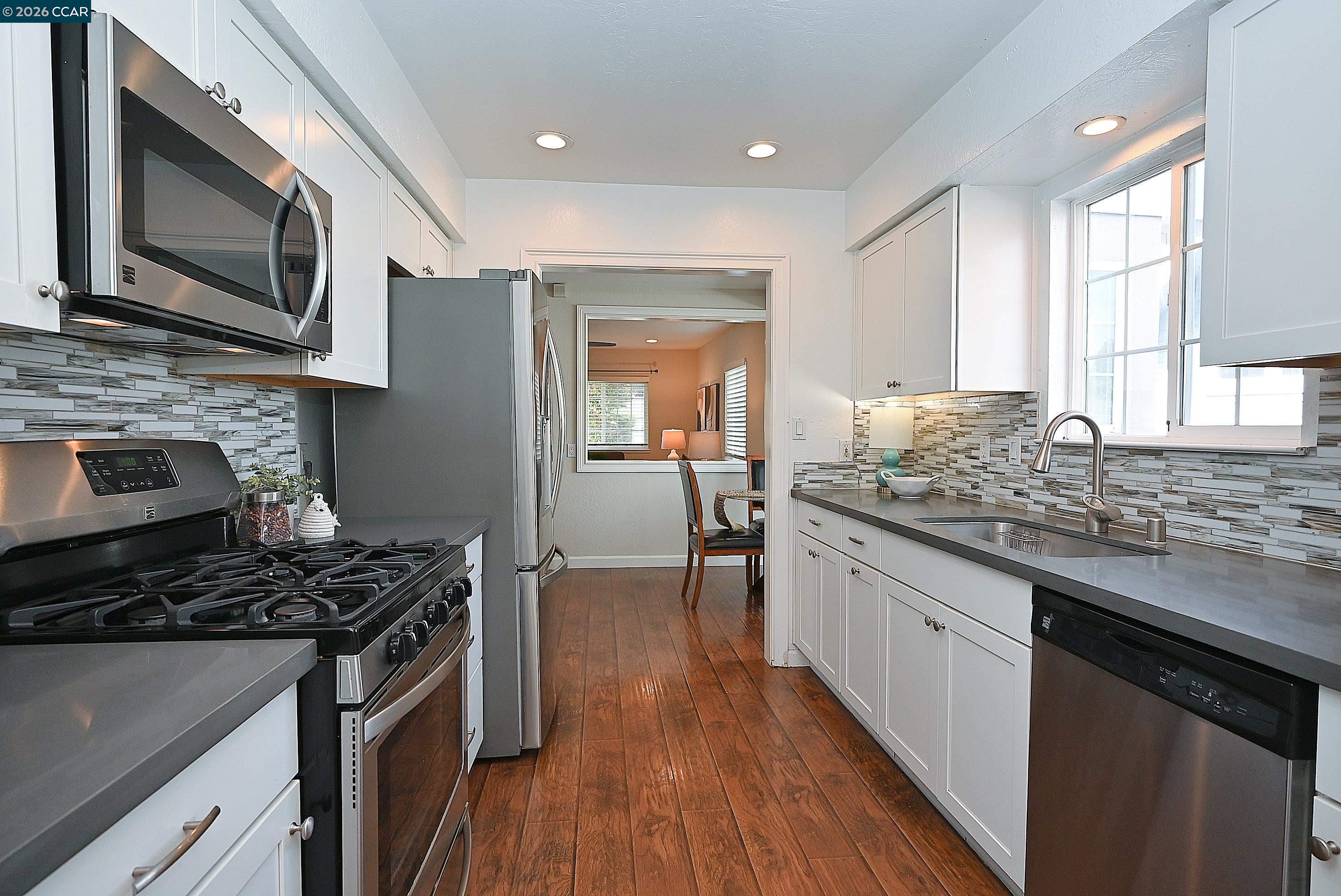 1124 Bush St, Martinez CA 94553 — photo 11