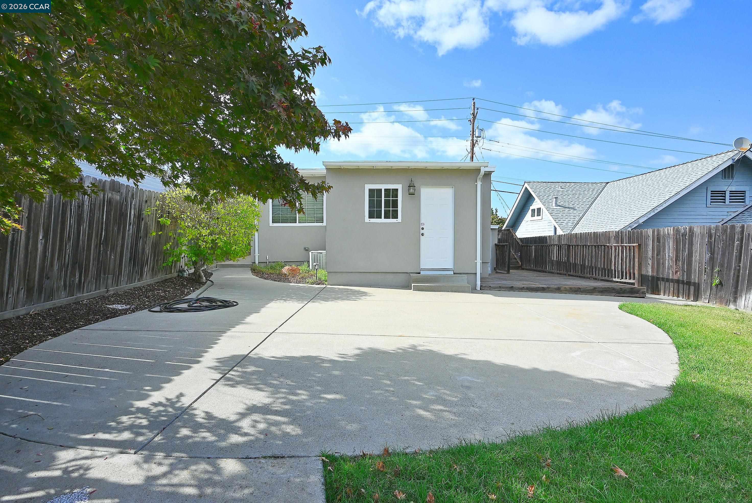 1124 Bush St, Martinez CA 94553 — photo 32