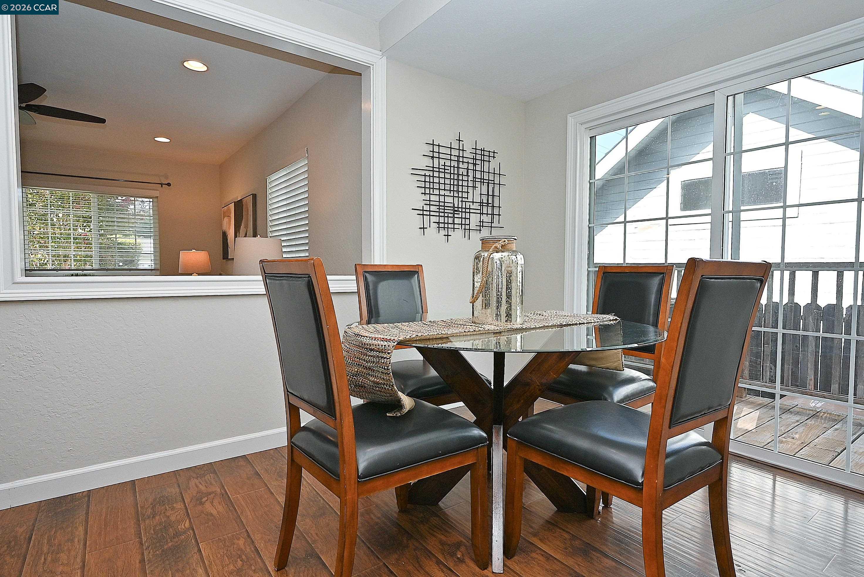 1124 Bush St, Martinez CA 94553 — photo 8