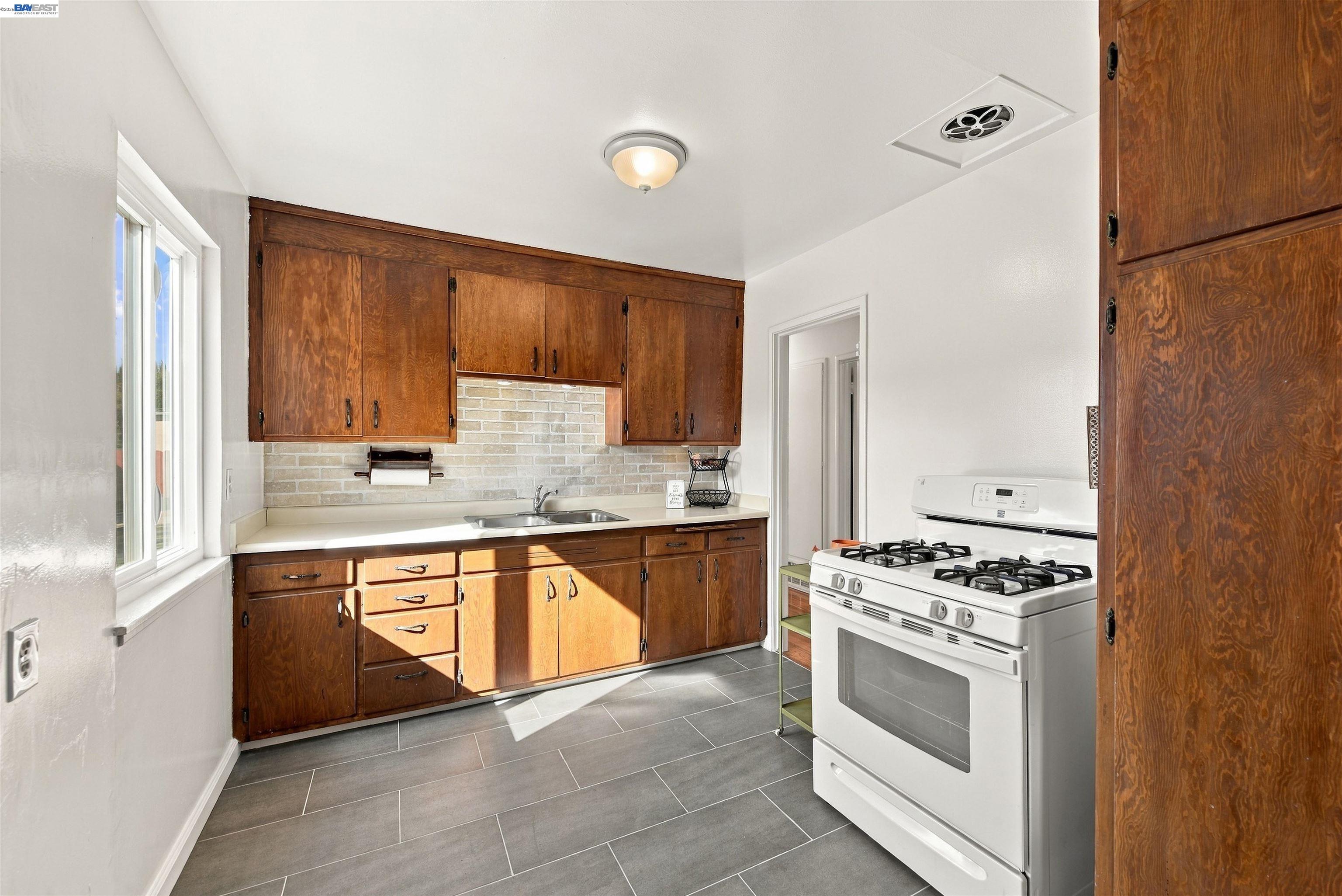 28611 Cole Pl, Hayward CA 94544 — photo 7