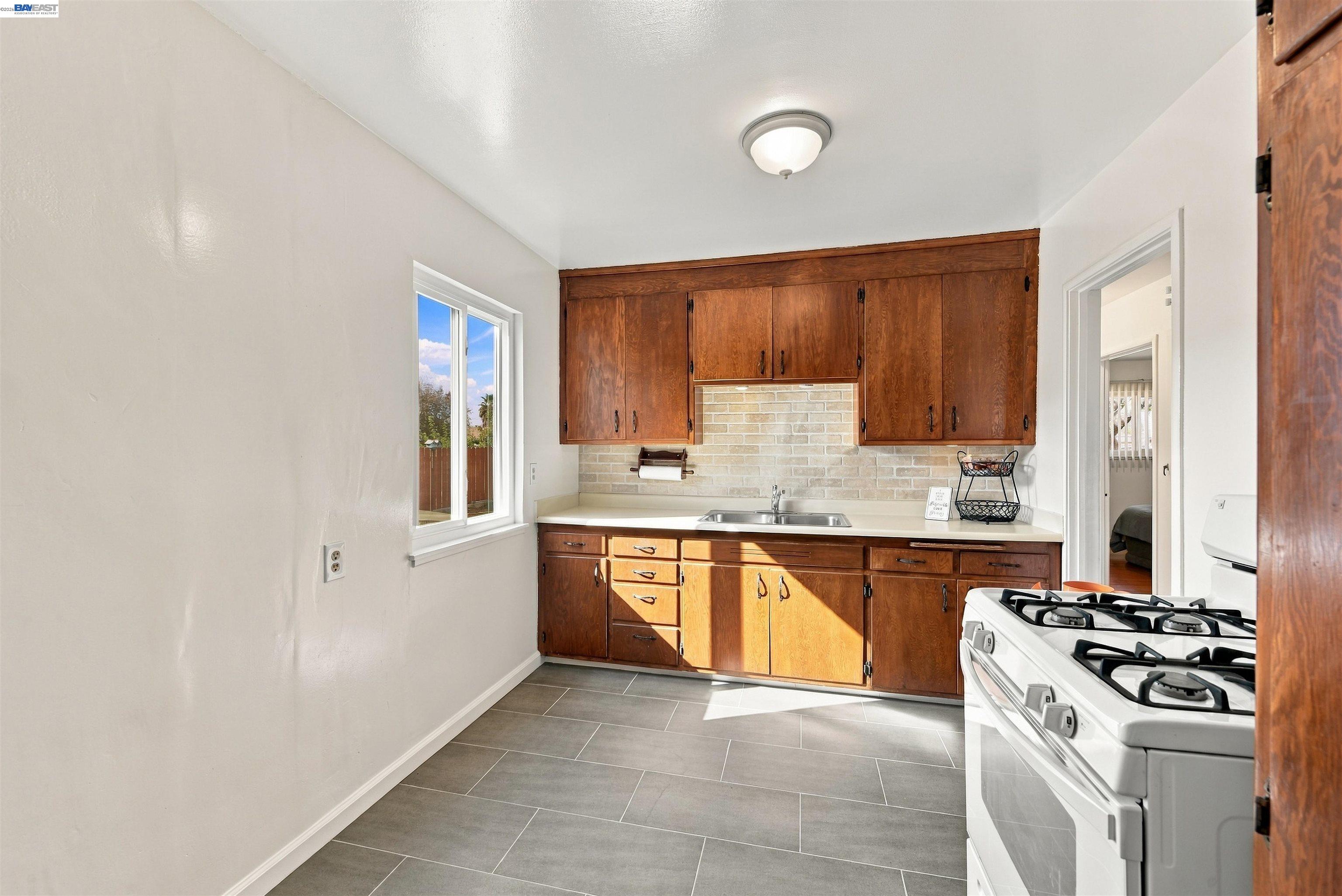 28611 Cole Pl, Hayward CA 94544 — photo 9