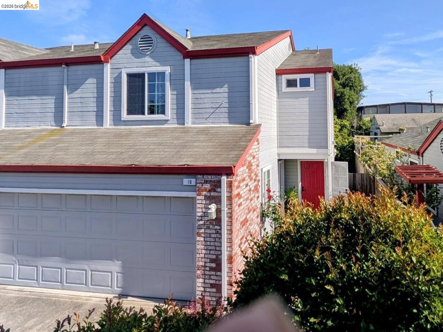 16 Town Sq PL, Oakland CA 94603 — photo 2