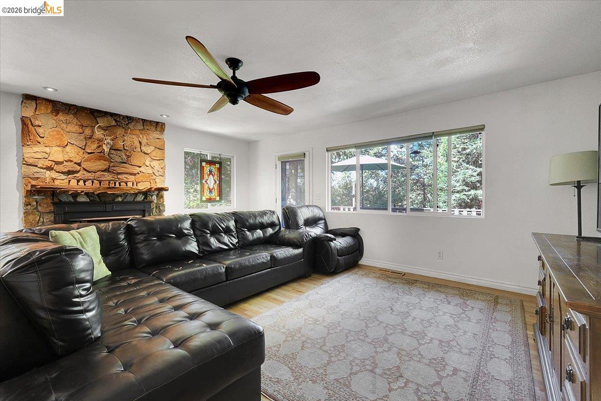 14358 Plover Way, Grass Valley CA 95949 — photo 8