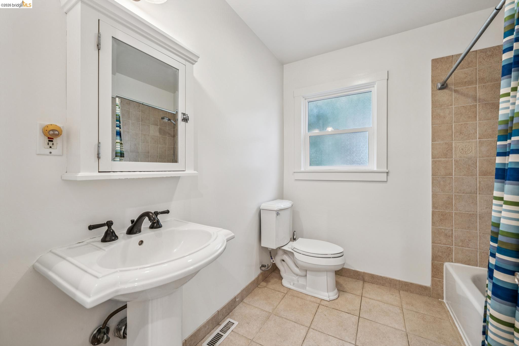 4737 Virginia Ave, Oakland CA 94619 — photo 30