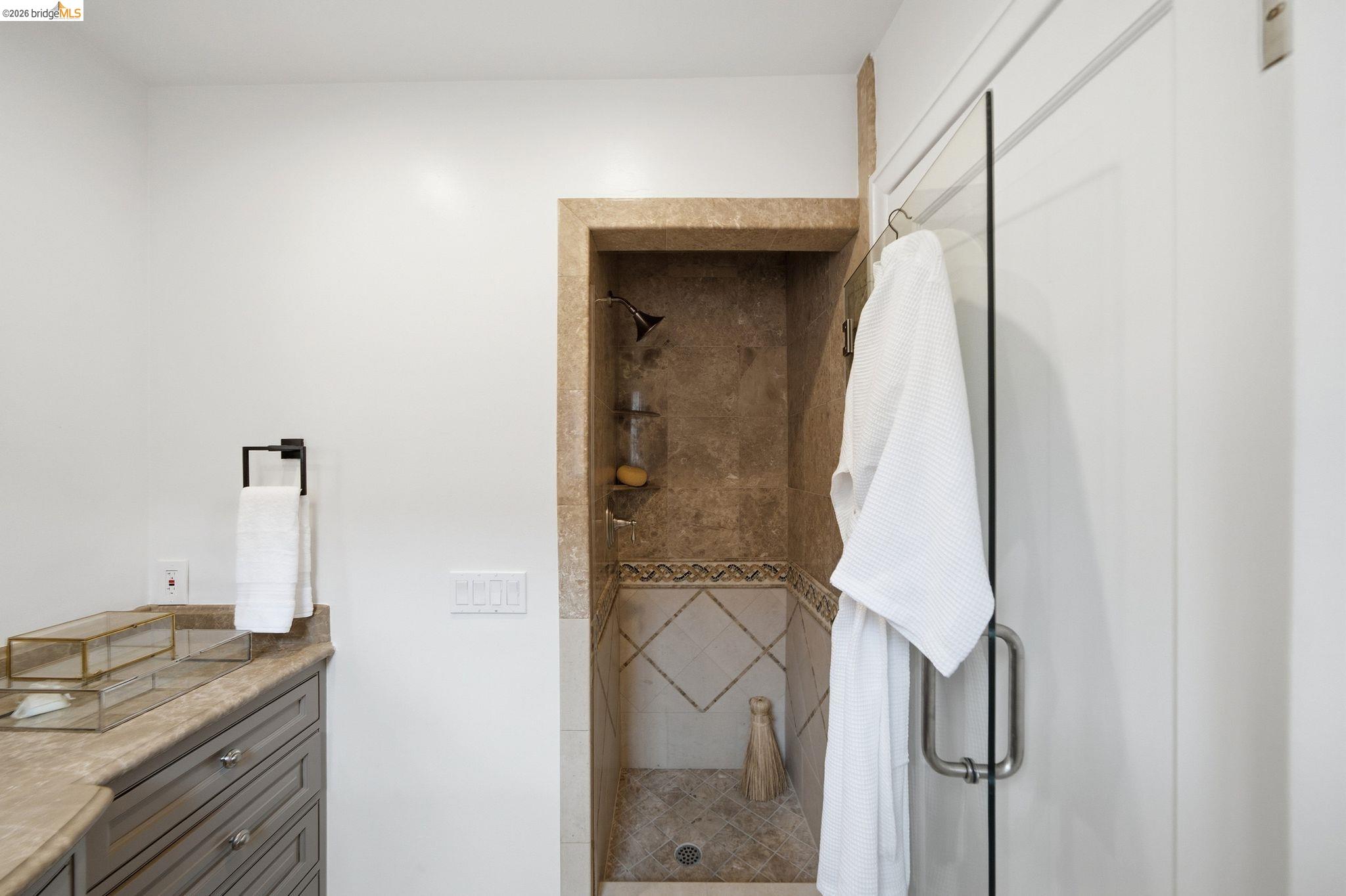3500 Oak Knoll Blvd, Oakland CA 94605 — photo 31