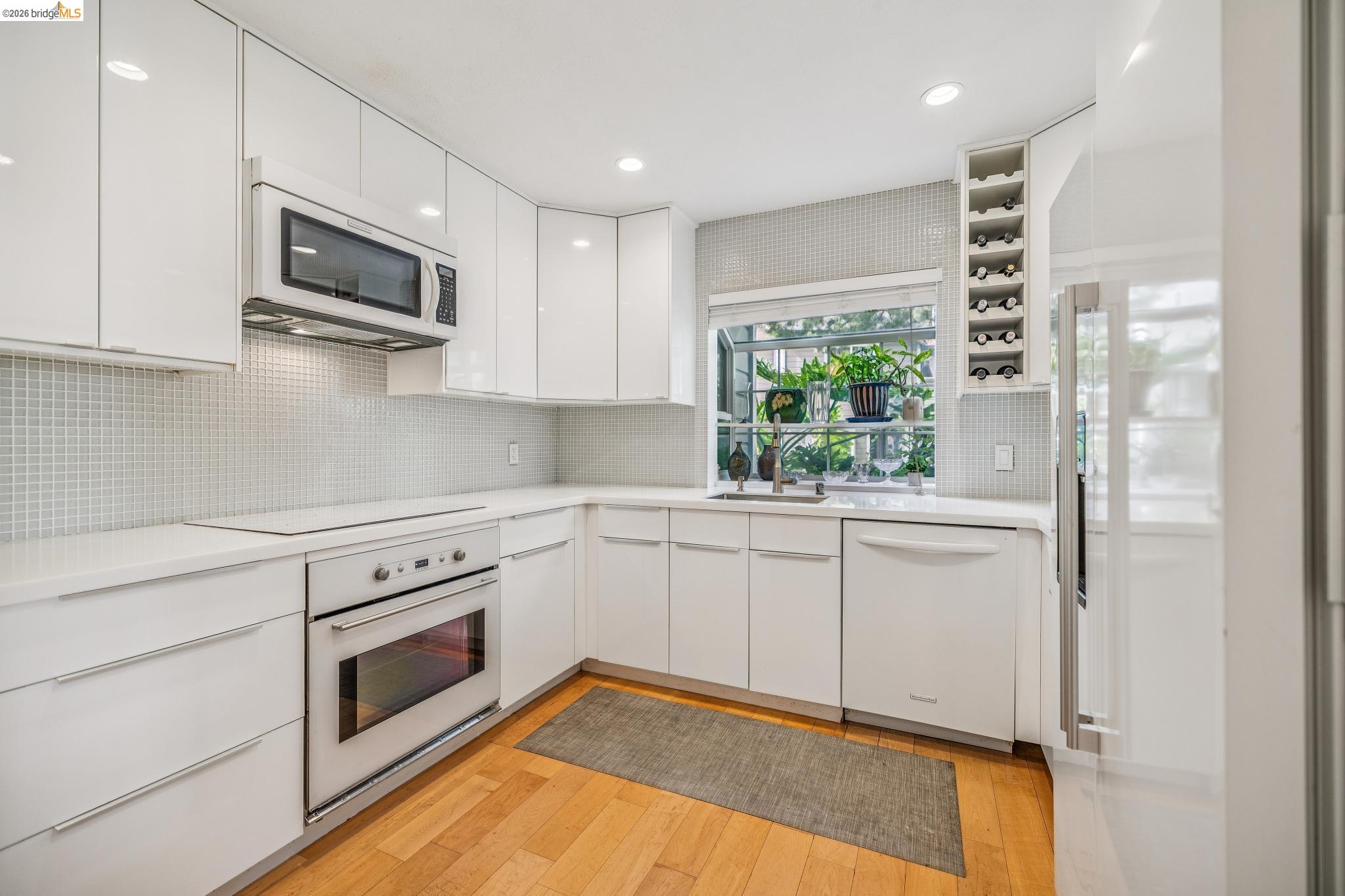 440 Canyon Oaks Dr # D, Oakland CA 94605 — photo 10