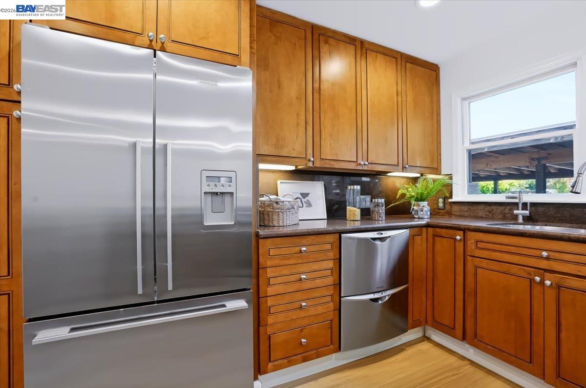 204 Centre Ct, Alameda CA 94502 — photo 11