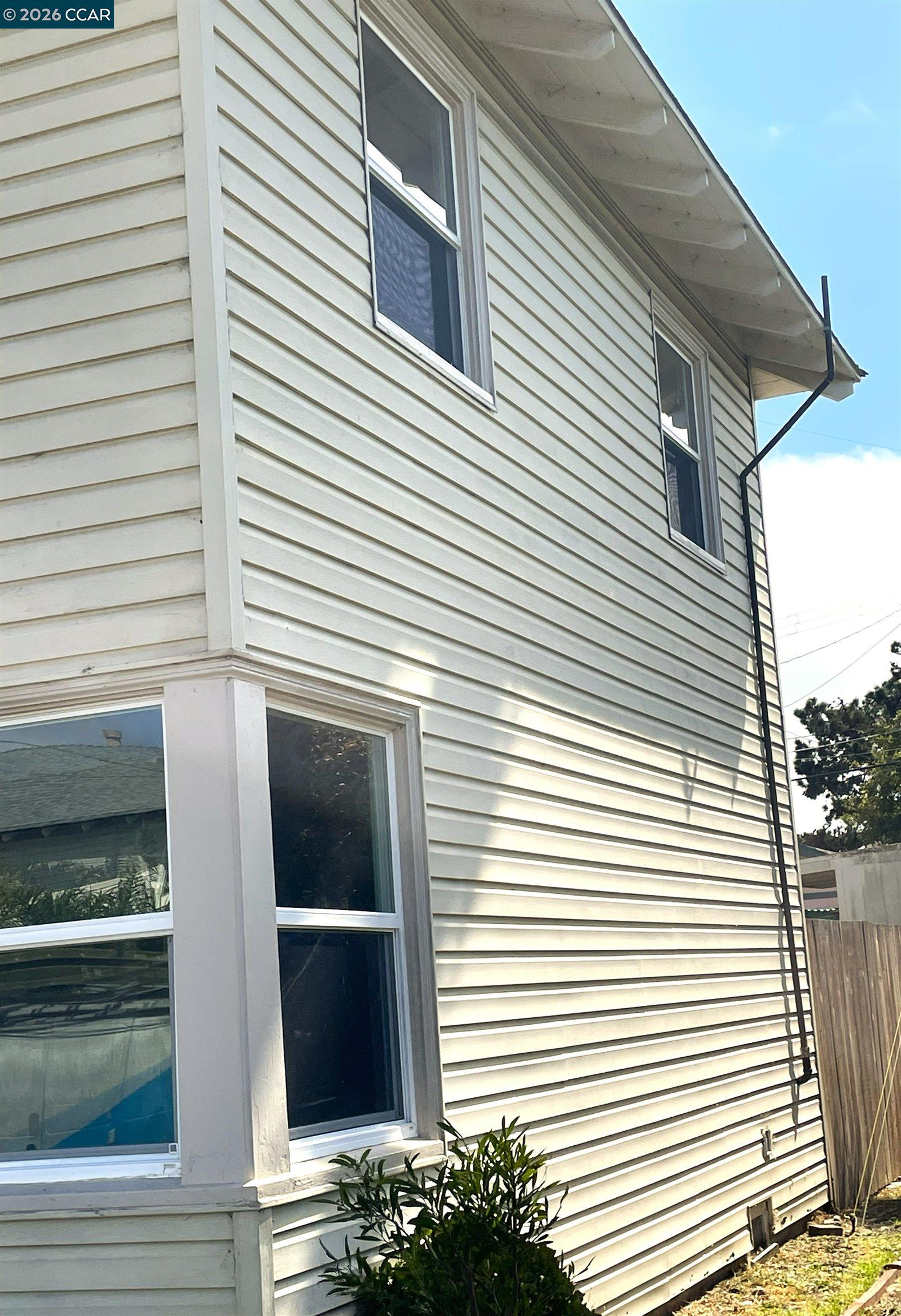 168 W Chanslor Ave, Richmond CA 94801 — photo 2