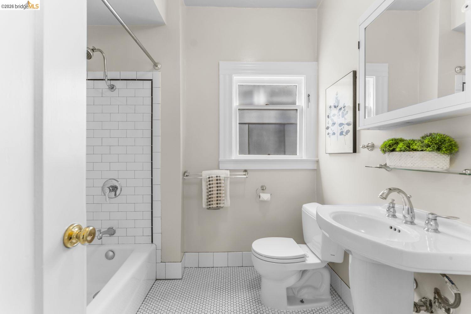 328 Warwick Ave, Oakland CA 94610 — photo 11