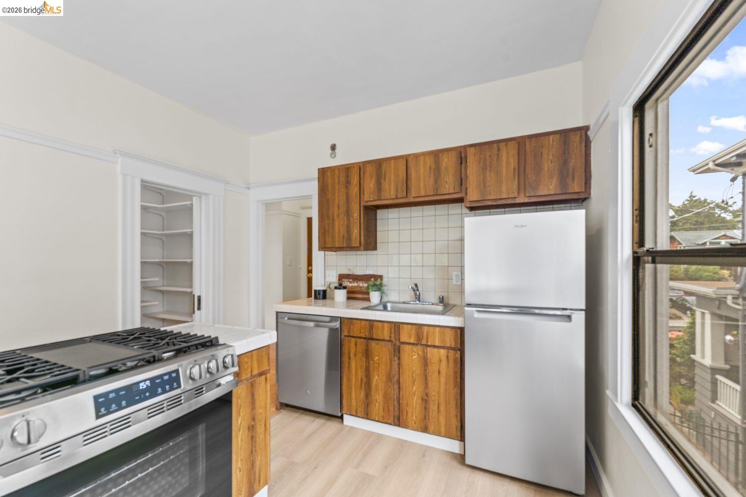 328 Warwick Ave, Oakland CA 94610 — photo 15