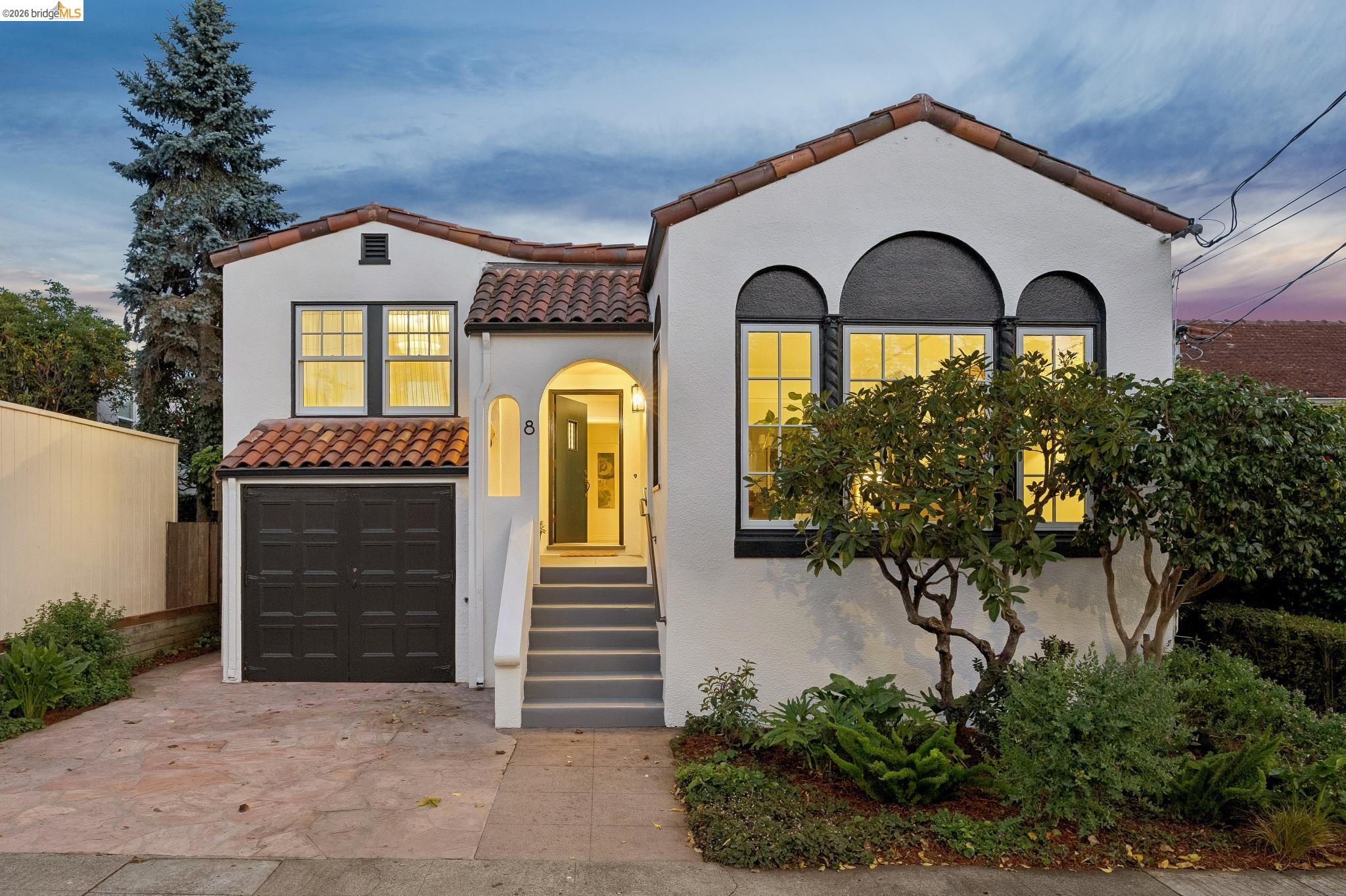 8 Hopkins Ct, Berkeley
