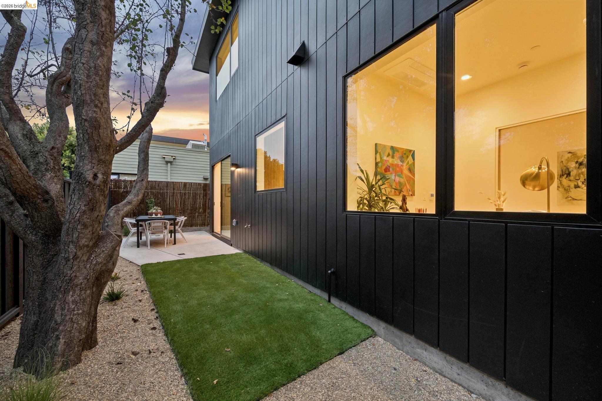 1523 Stuart