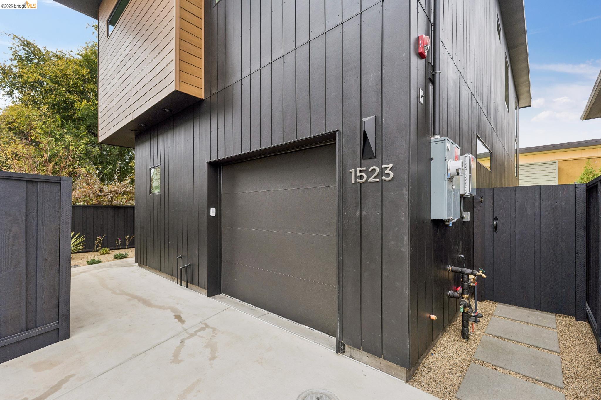 1523 Stuart
