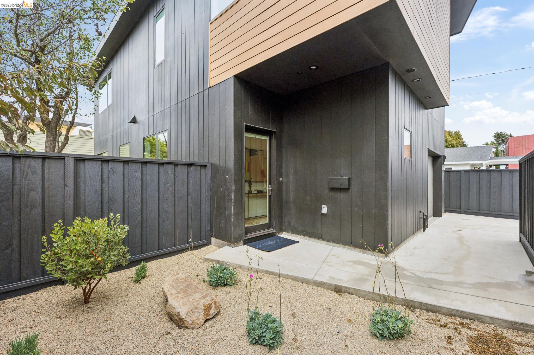 1523 Stuart