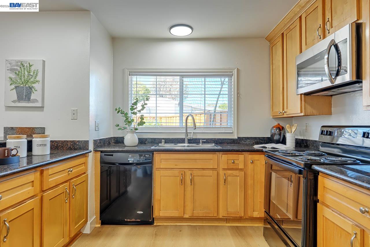 4160 Aquarius Cir, Union City CA 94587 — photo 12