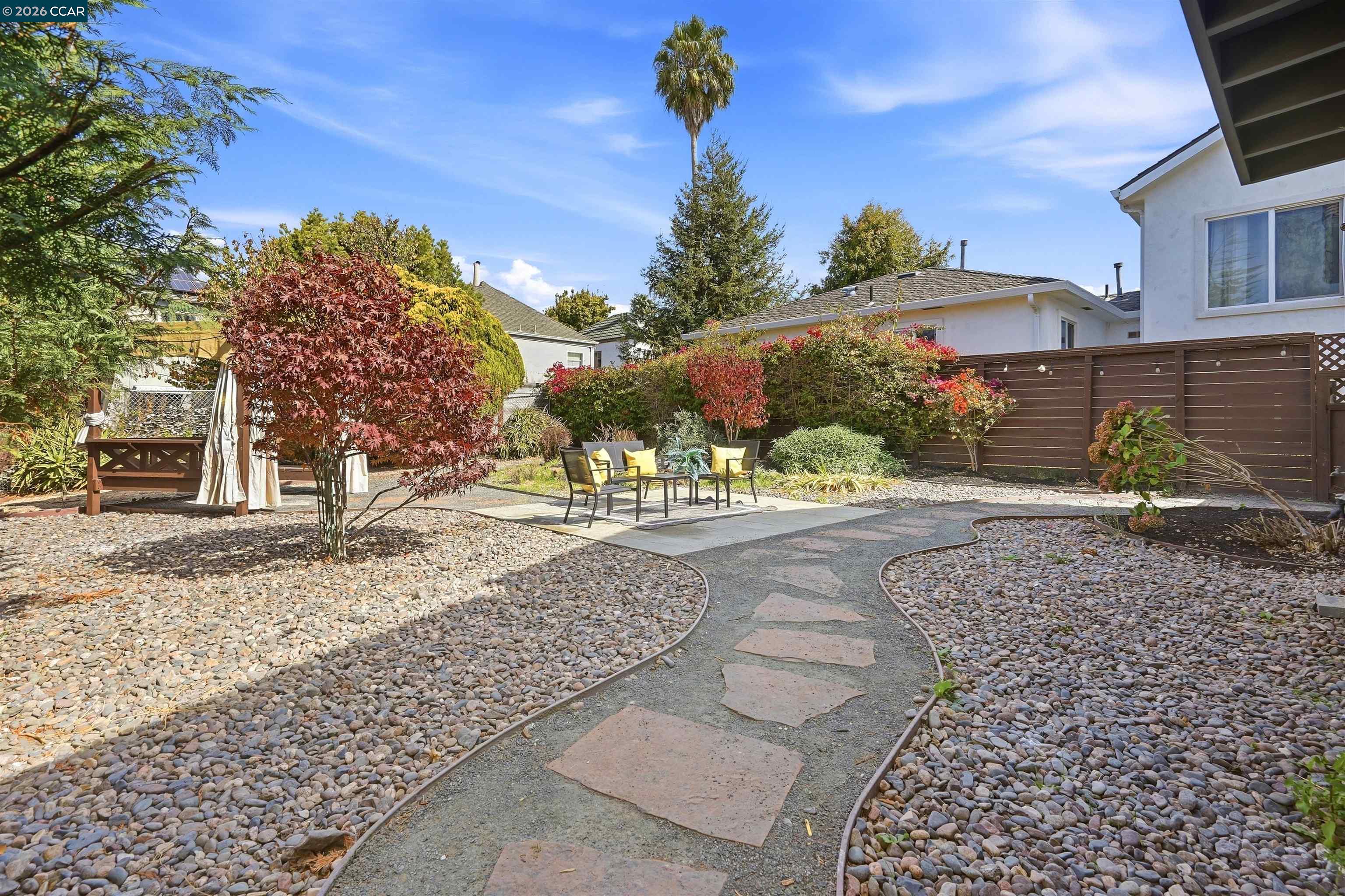 576 57th St., Oakland — 33