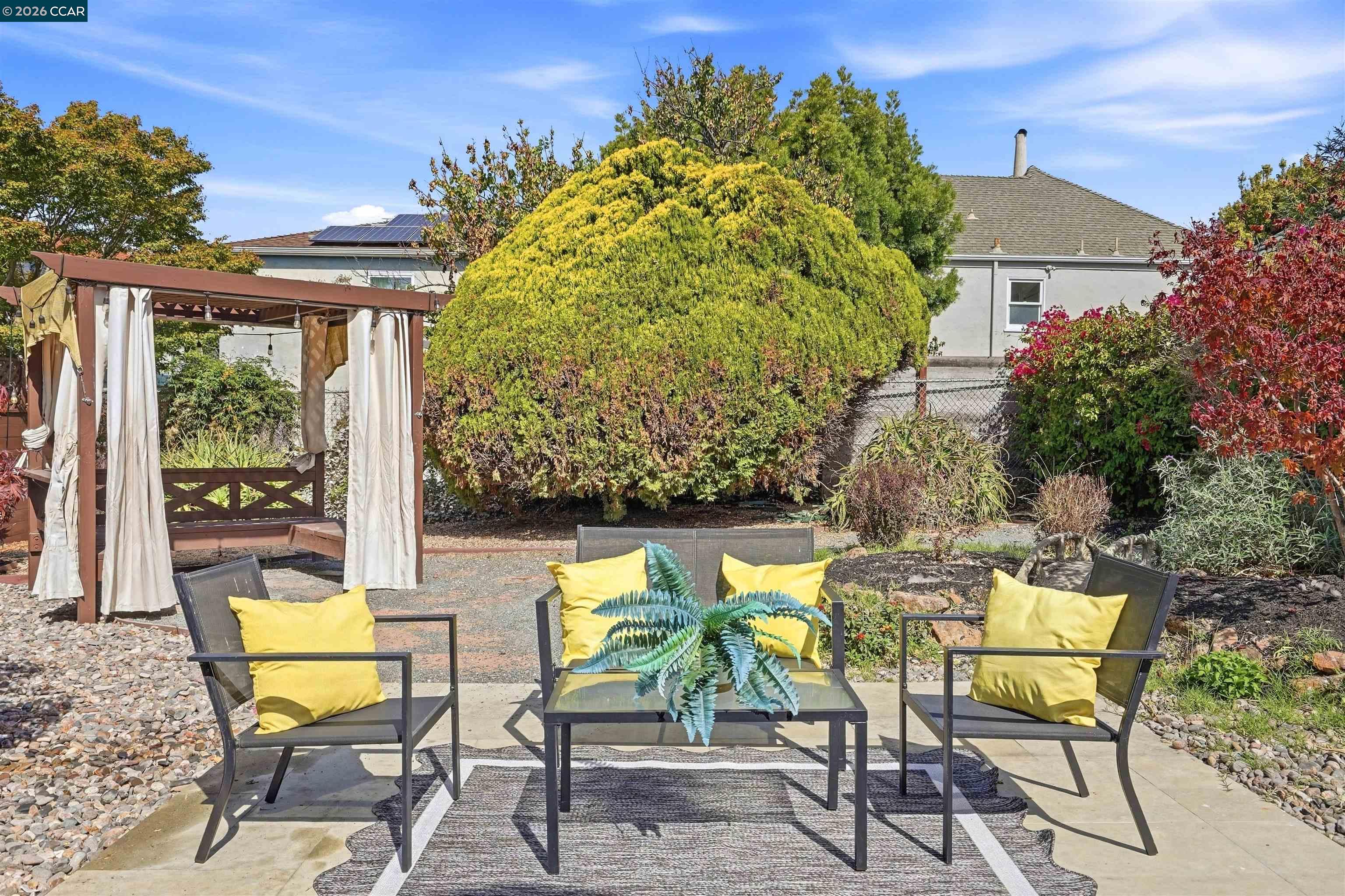 576 57th St., Oakland — 35