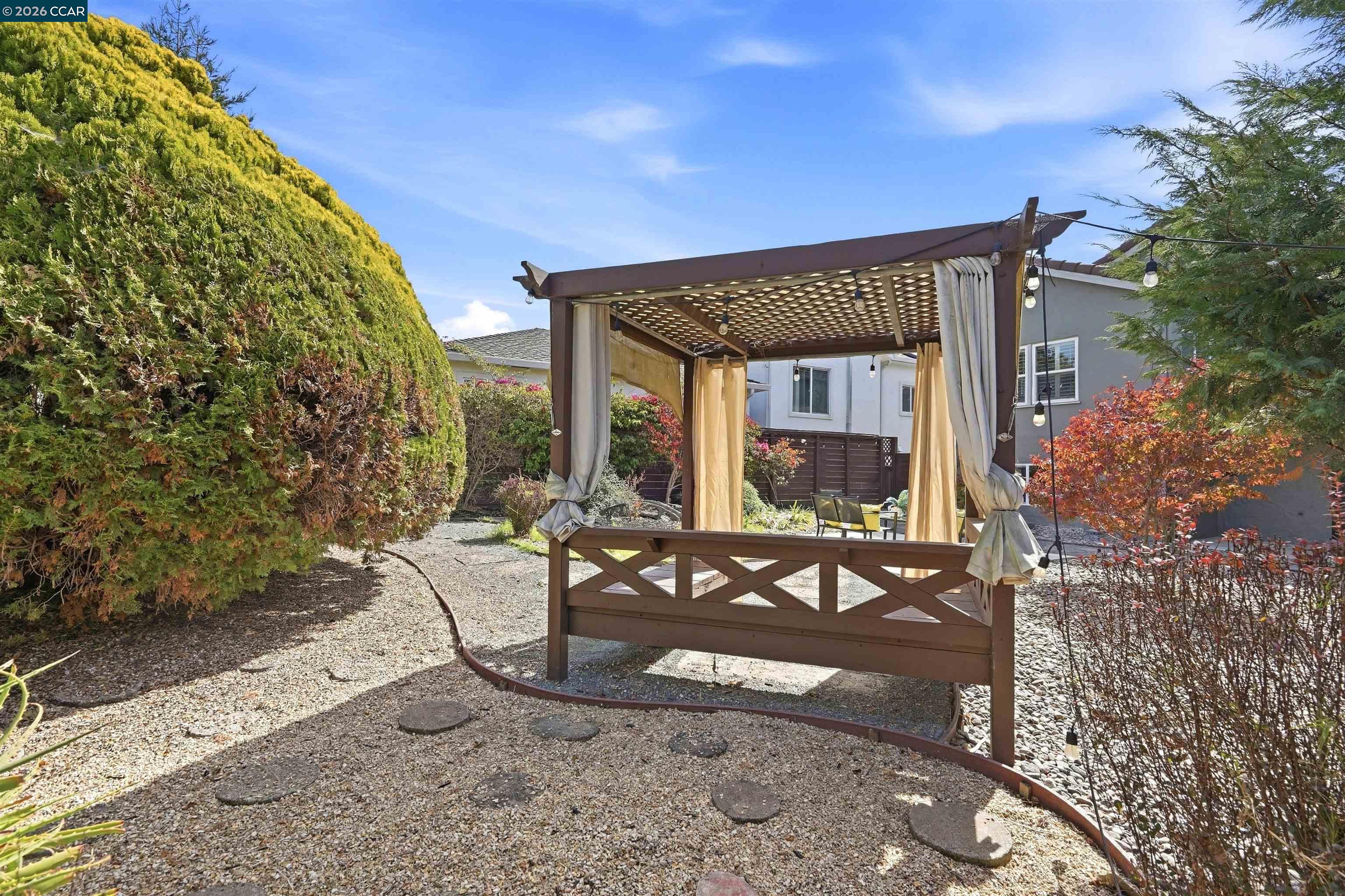 576 57th St., Oakland — 36