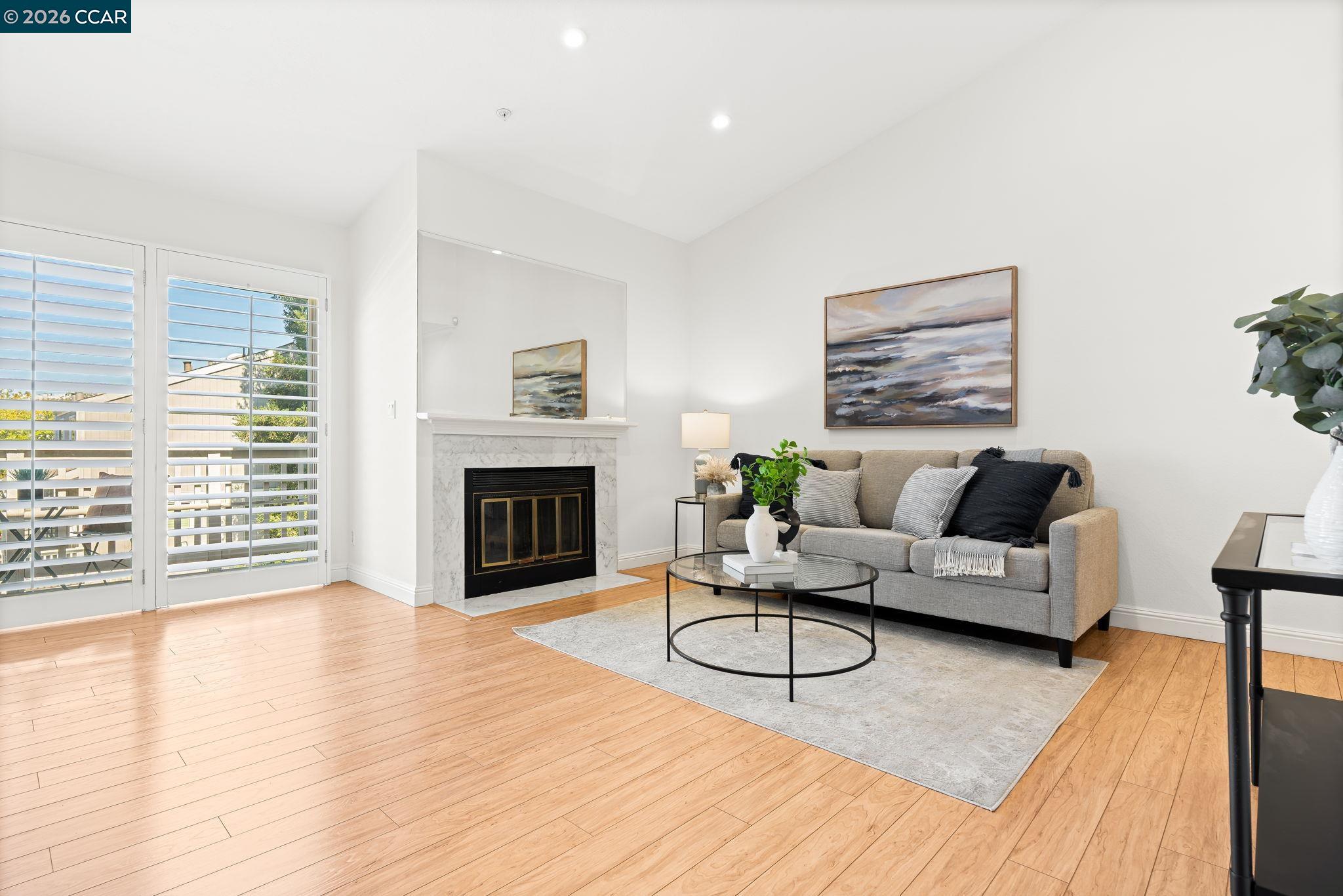 Front Image Thumbnail for CC41149365