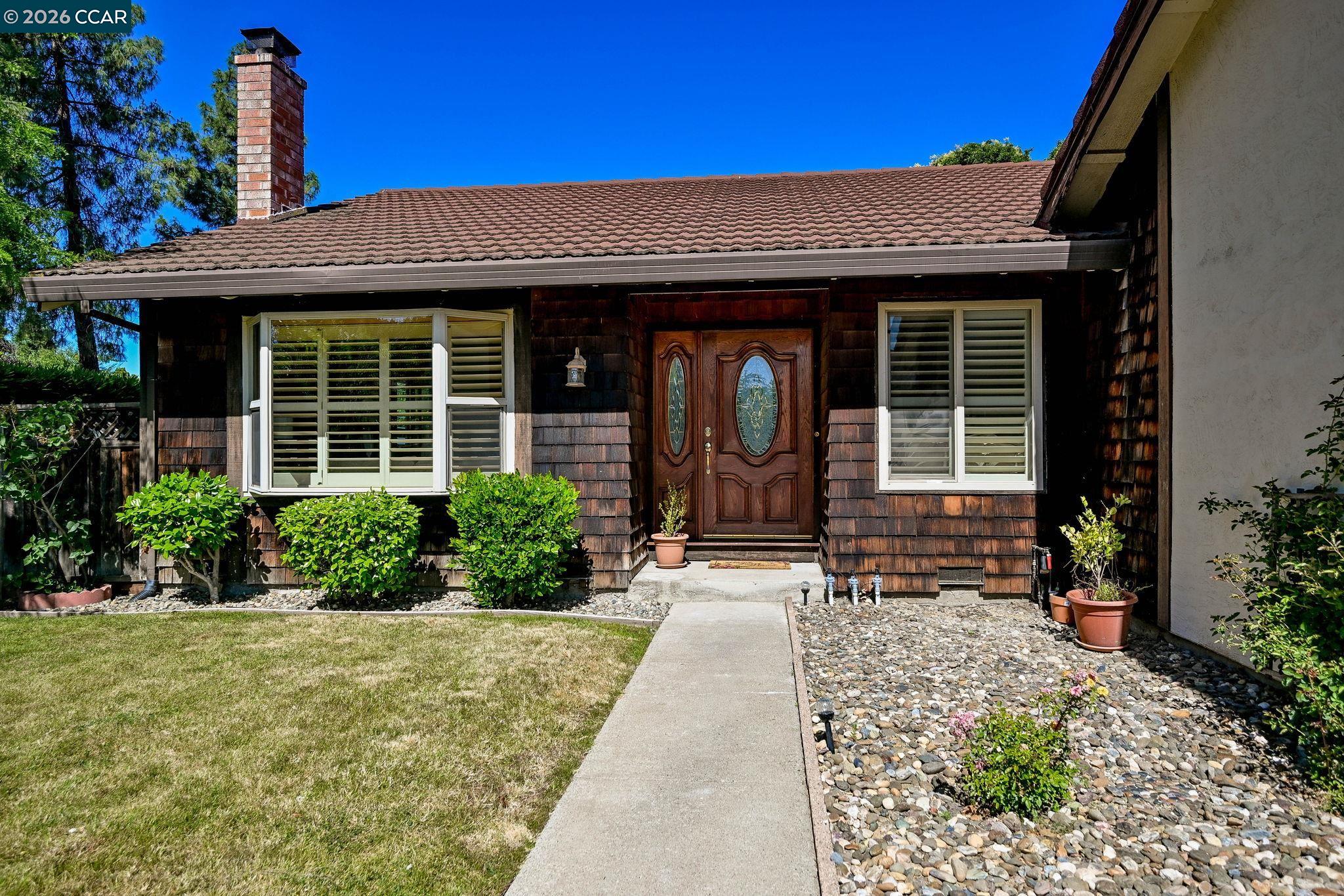 Front Image Thumbnail for CC41149445