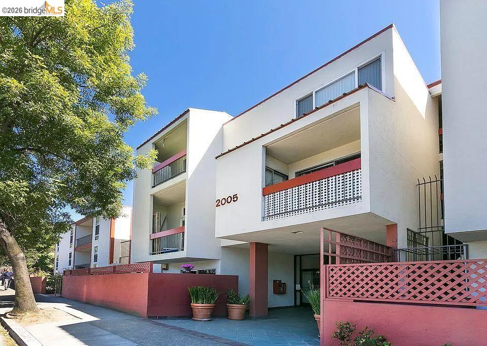 2005 Pleasant Valley 215, Oakland