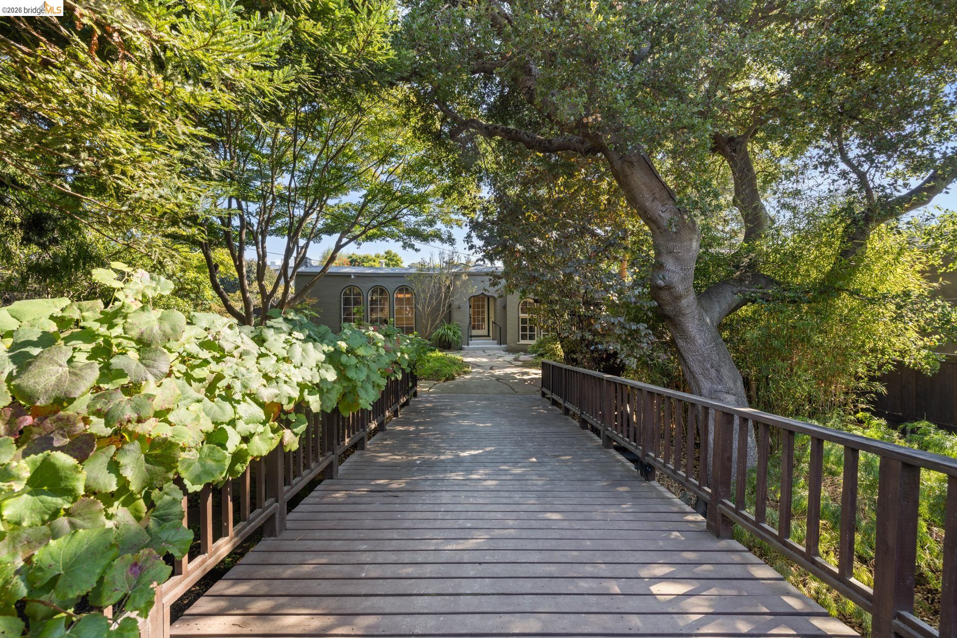 1668 San Lorenzo Ave, Berkeley, CA 94707