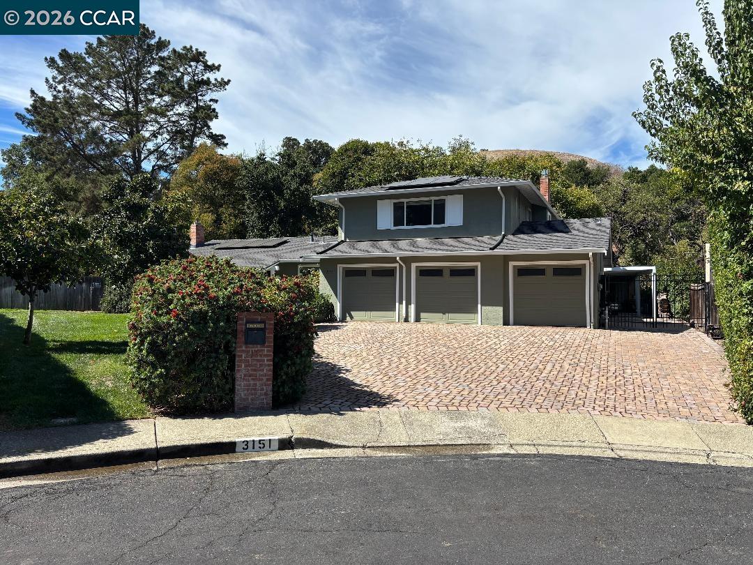 Front Image Thumbnail for CC41149552