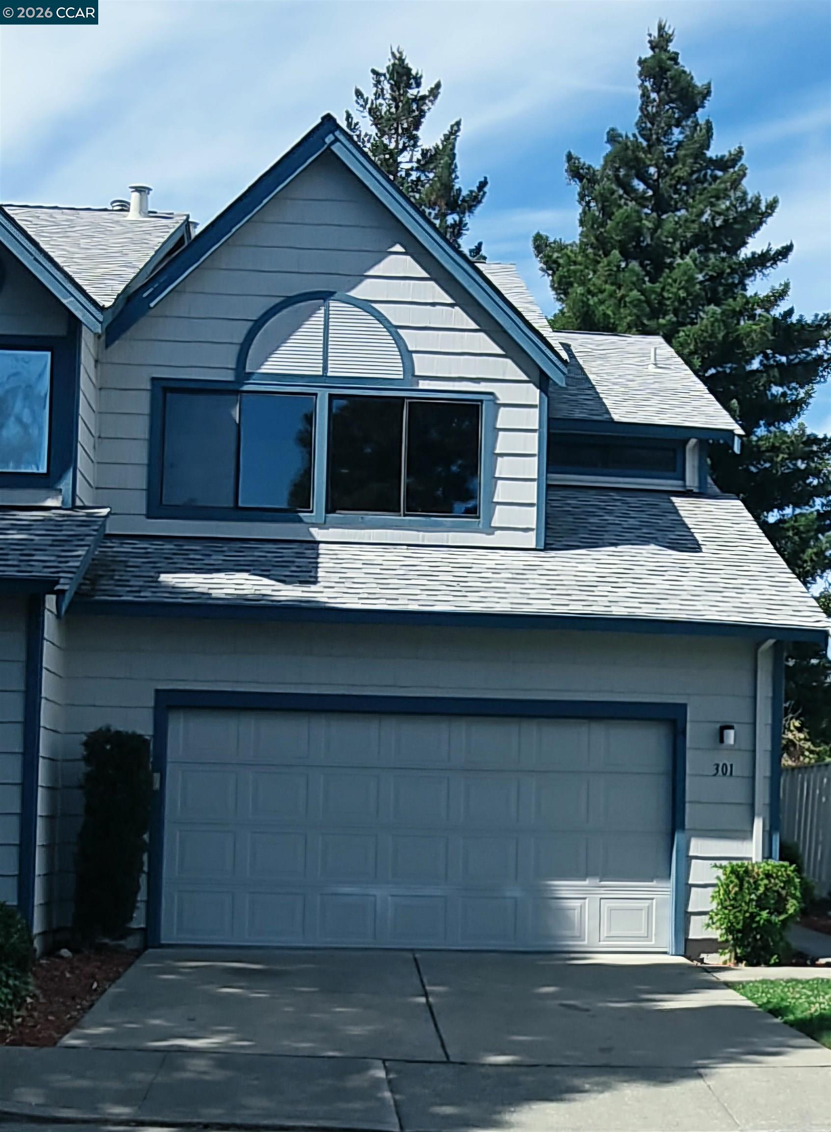 301 Delmonte Way Unit: END UNIT