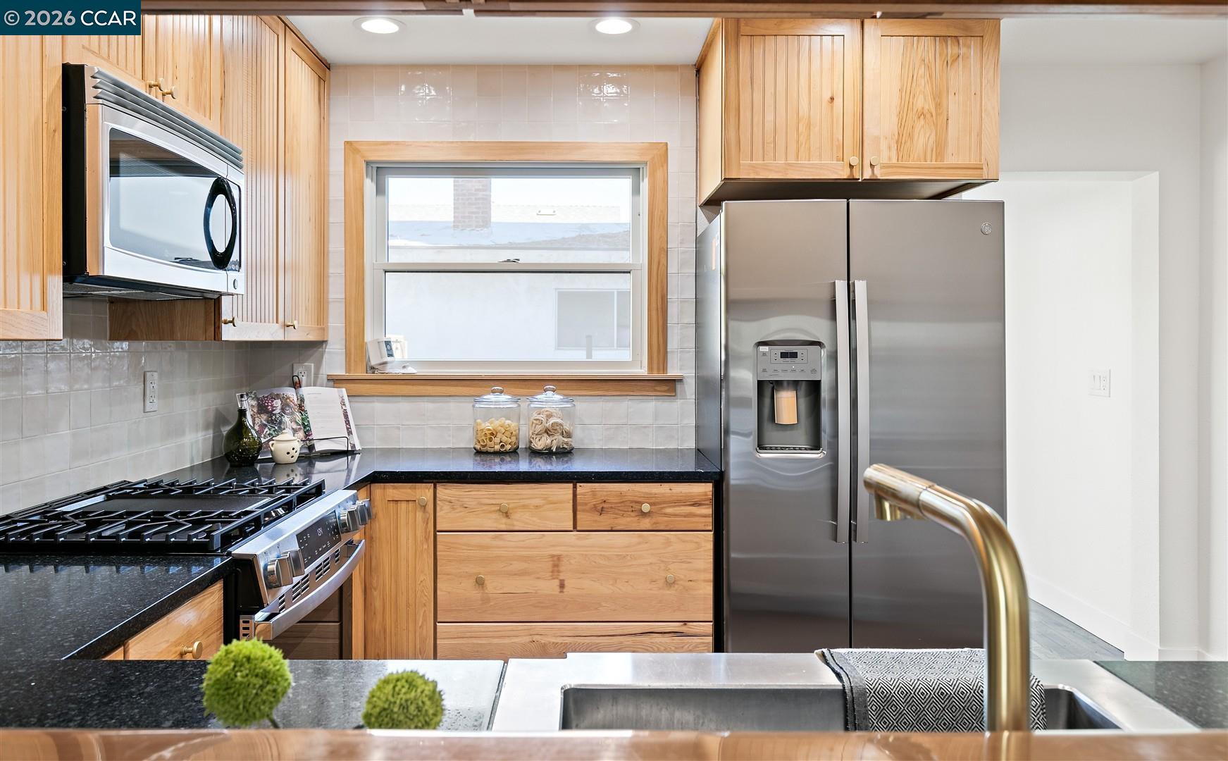 2703 Mathews St, Berkeley CA 94702 — photo 12