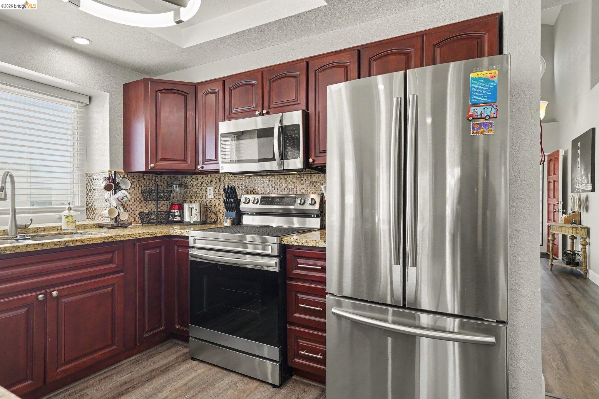 512 Catalina Cir, Vallejo CA 94589 — photo 8