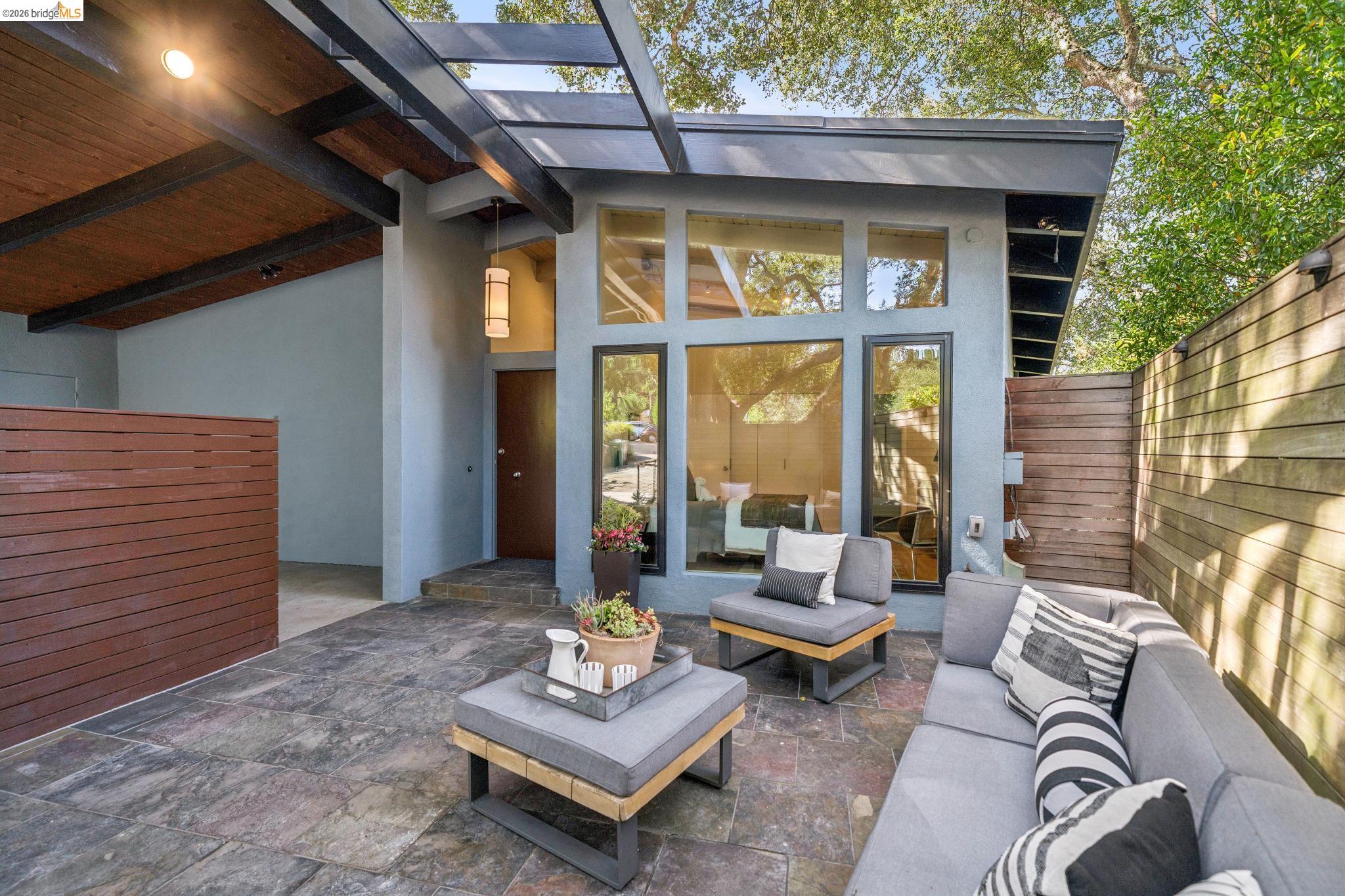 25 Ascot Court, Oakland CA 94611 — photo 6