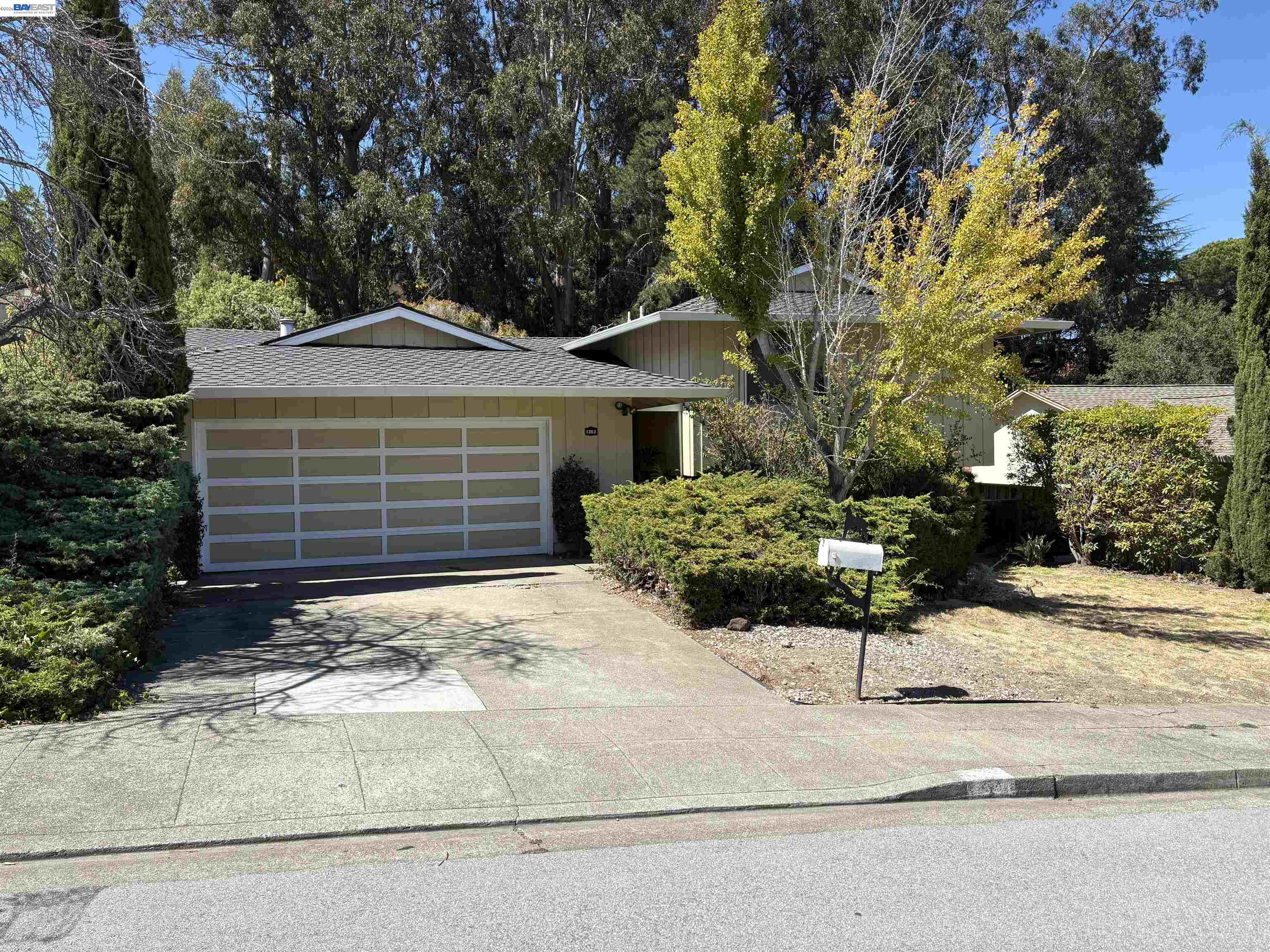 1350 Murchison Dr, Millbrae CA 94030 — photo 2