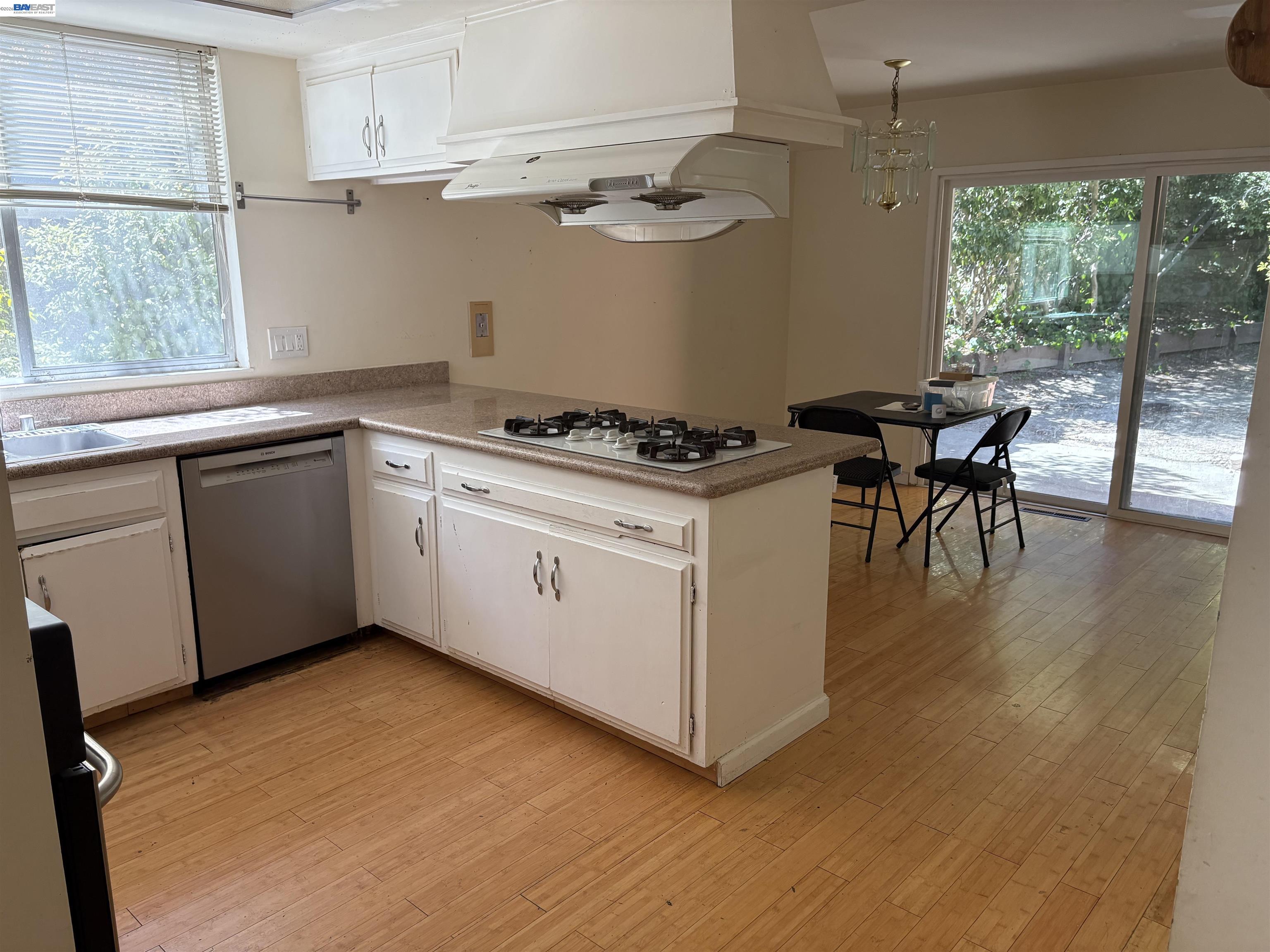 1350 Murchison Dr, Millbrae CA 94030 — photo 6