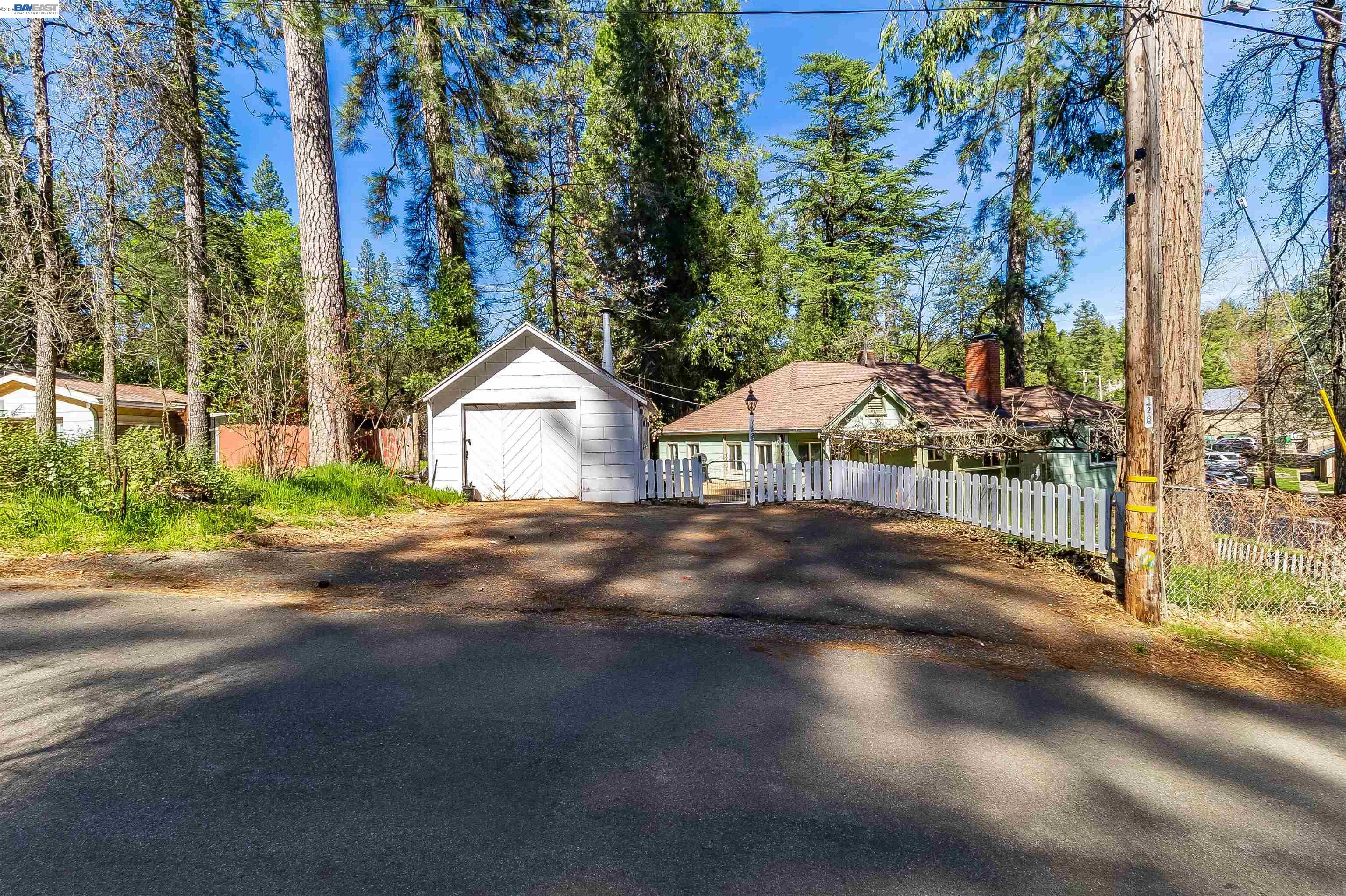 11896 Nancy Ln, Grass Valley CA 95945 — photo 2