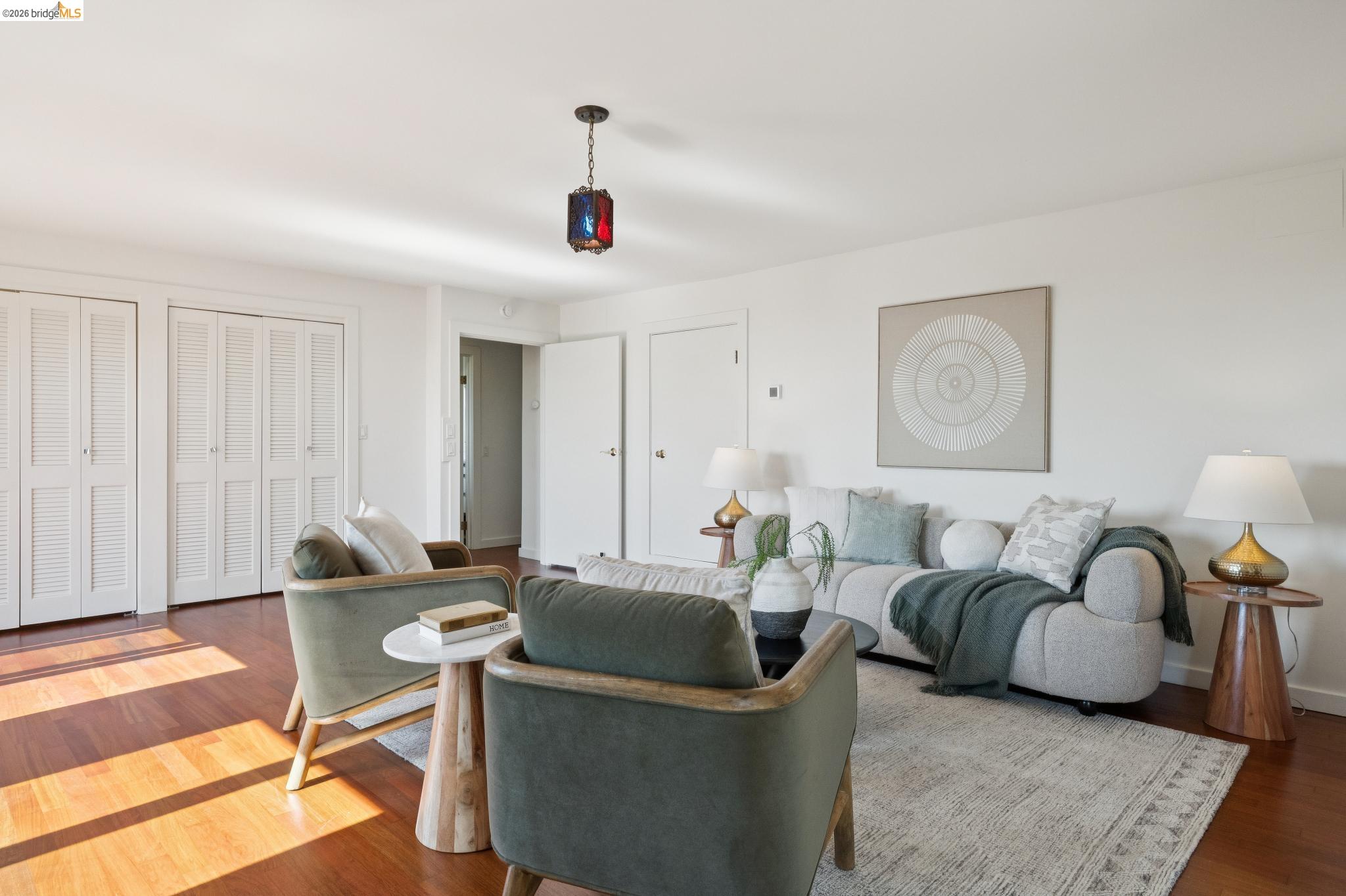 17 Senior Ave