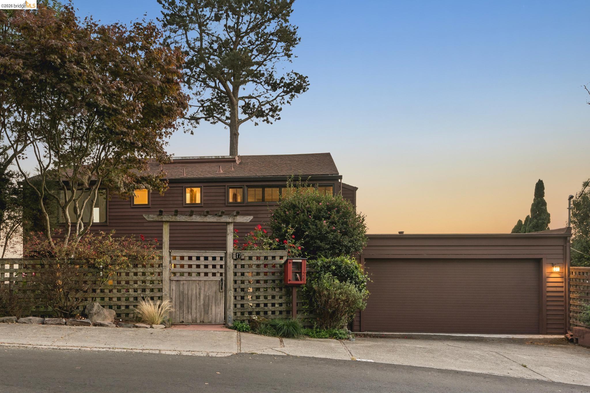 17 Senior Ave