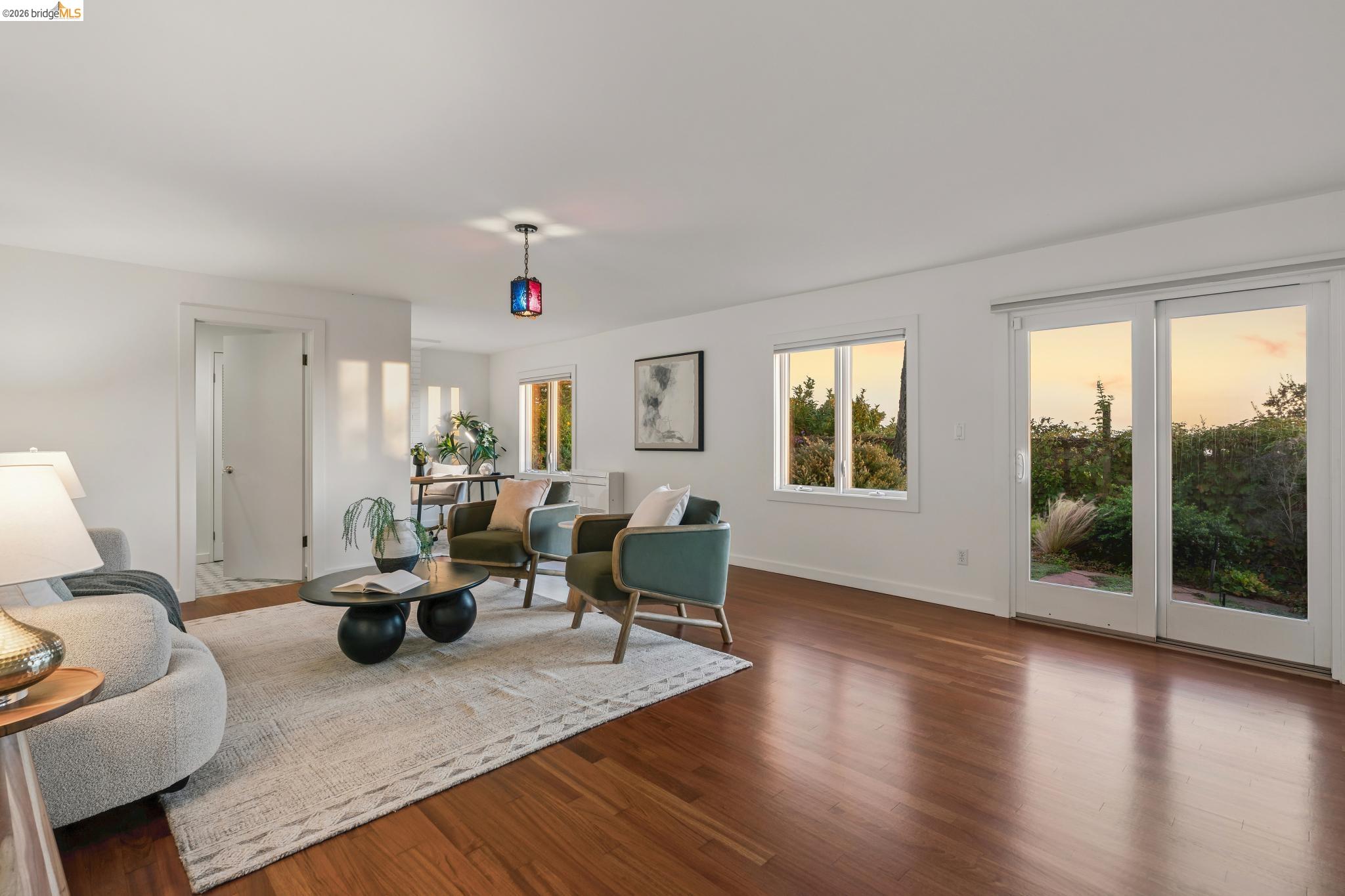 17 Senior Ave