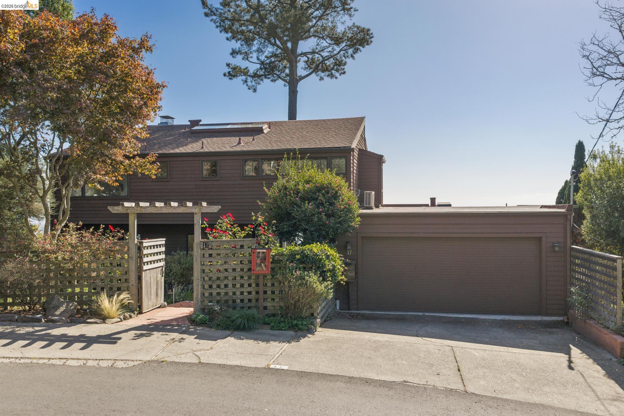 17 Senior Ave