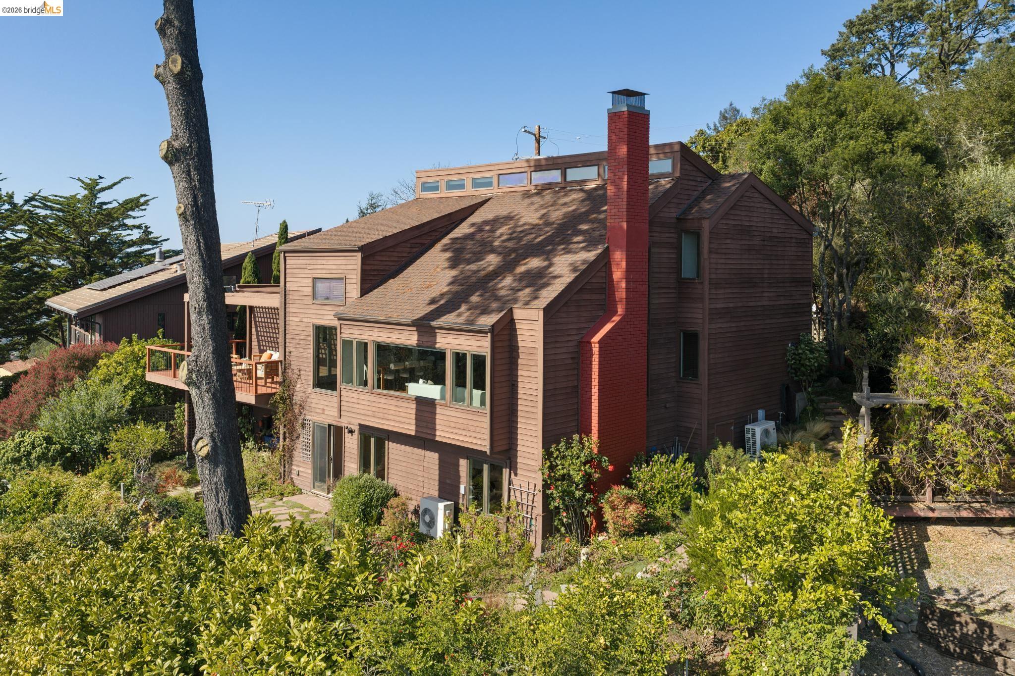 17 Senior Ave