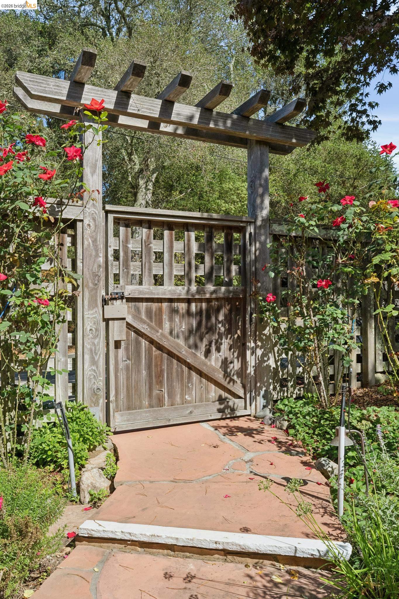 17 Senior Ave