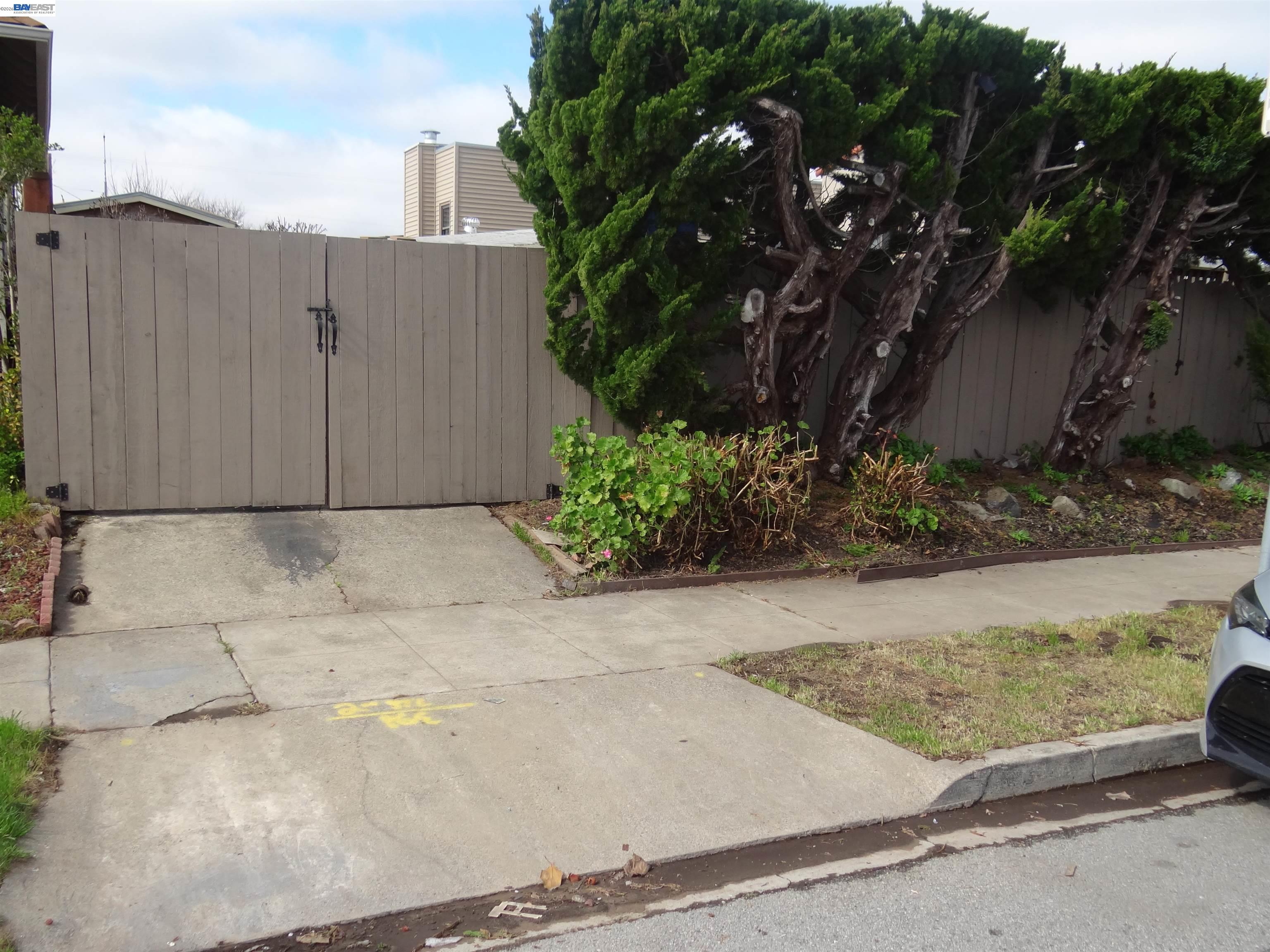 596 Walnut St, San Bruno CA 94066 — photo 4