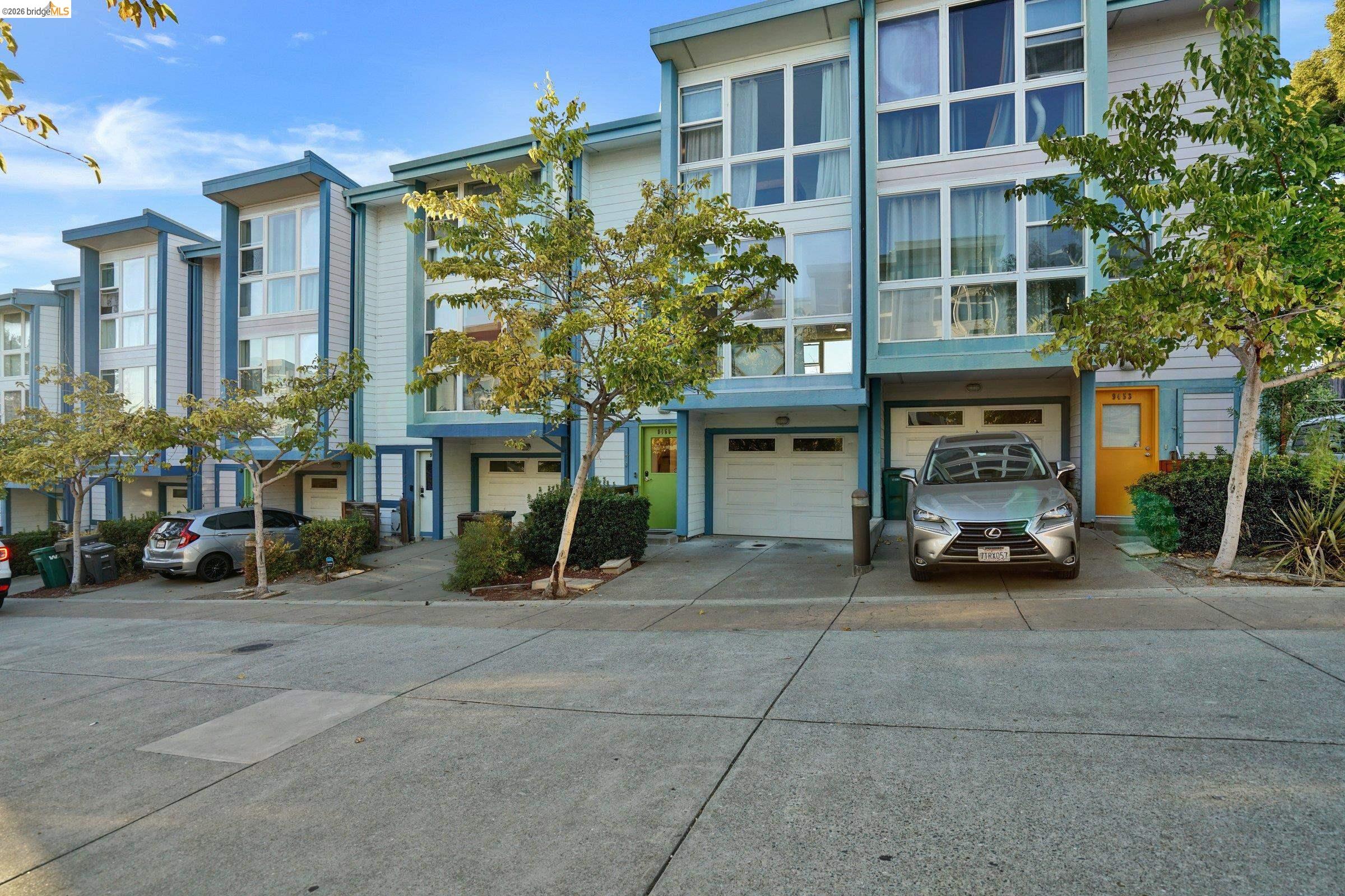 Front Image Thumbnail for EB41151247
