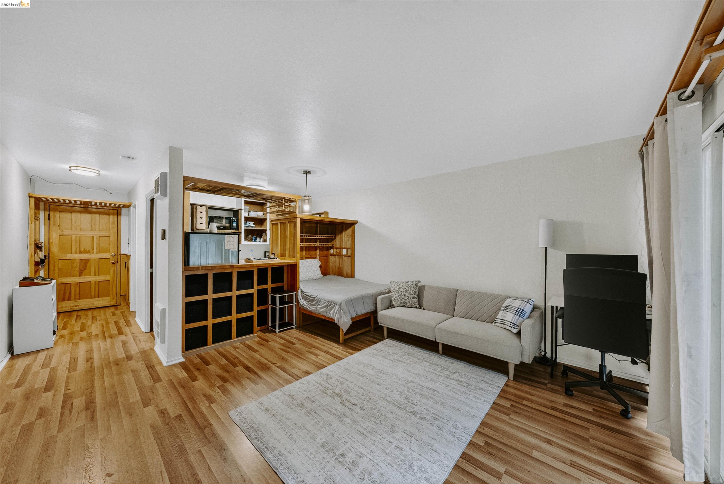 425 Orange St 210, Oakland