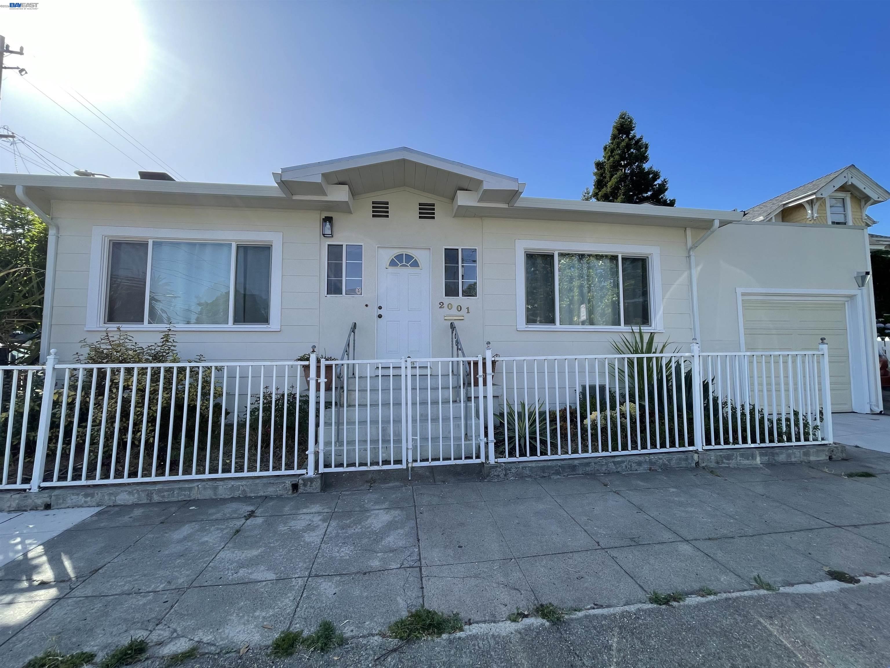 2001 11th Ave