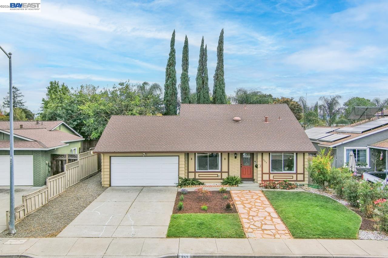 557 Alameda Dr