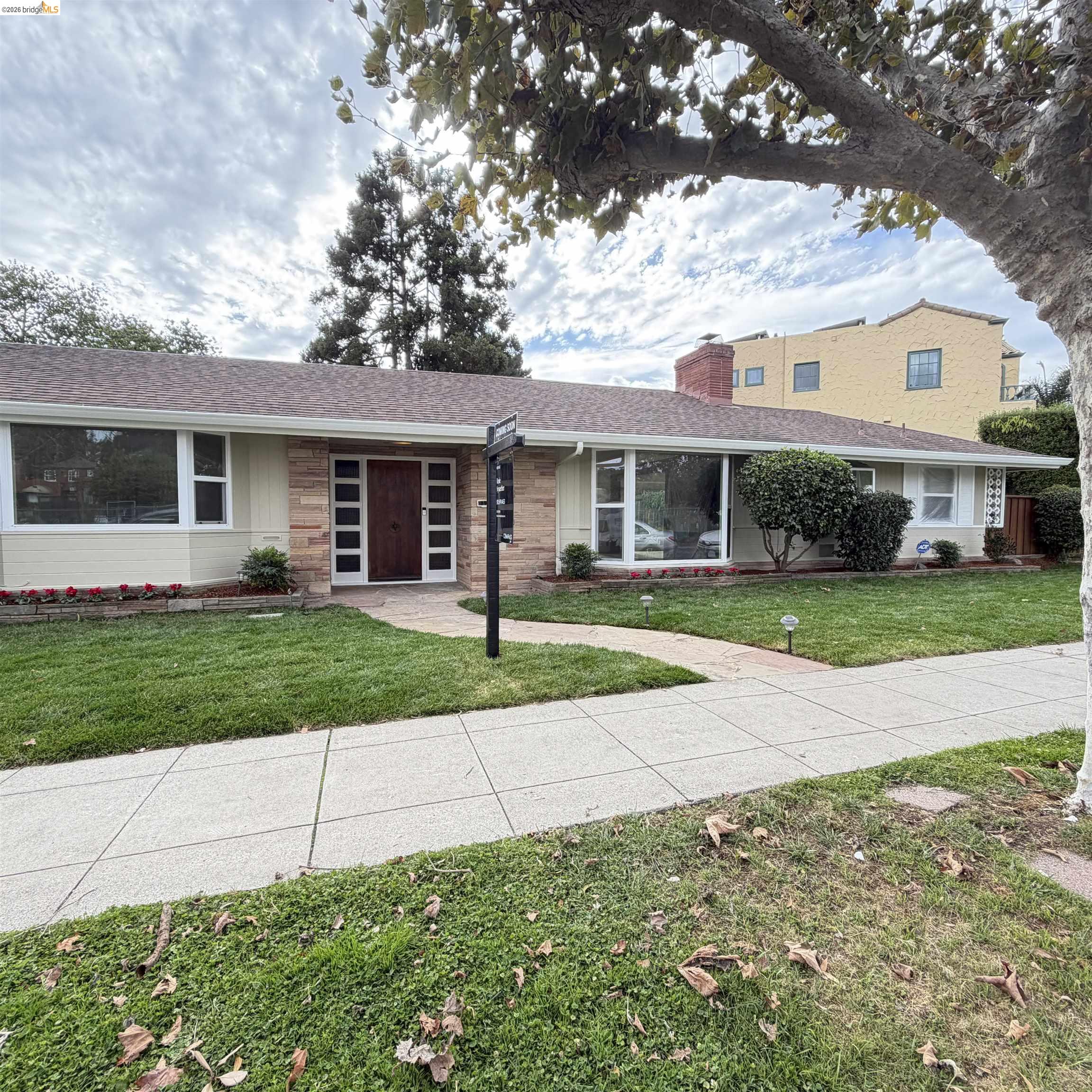 1120 Hubert Rd
